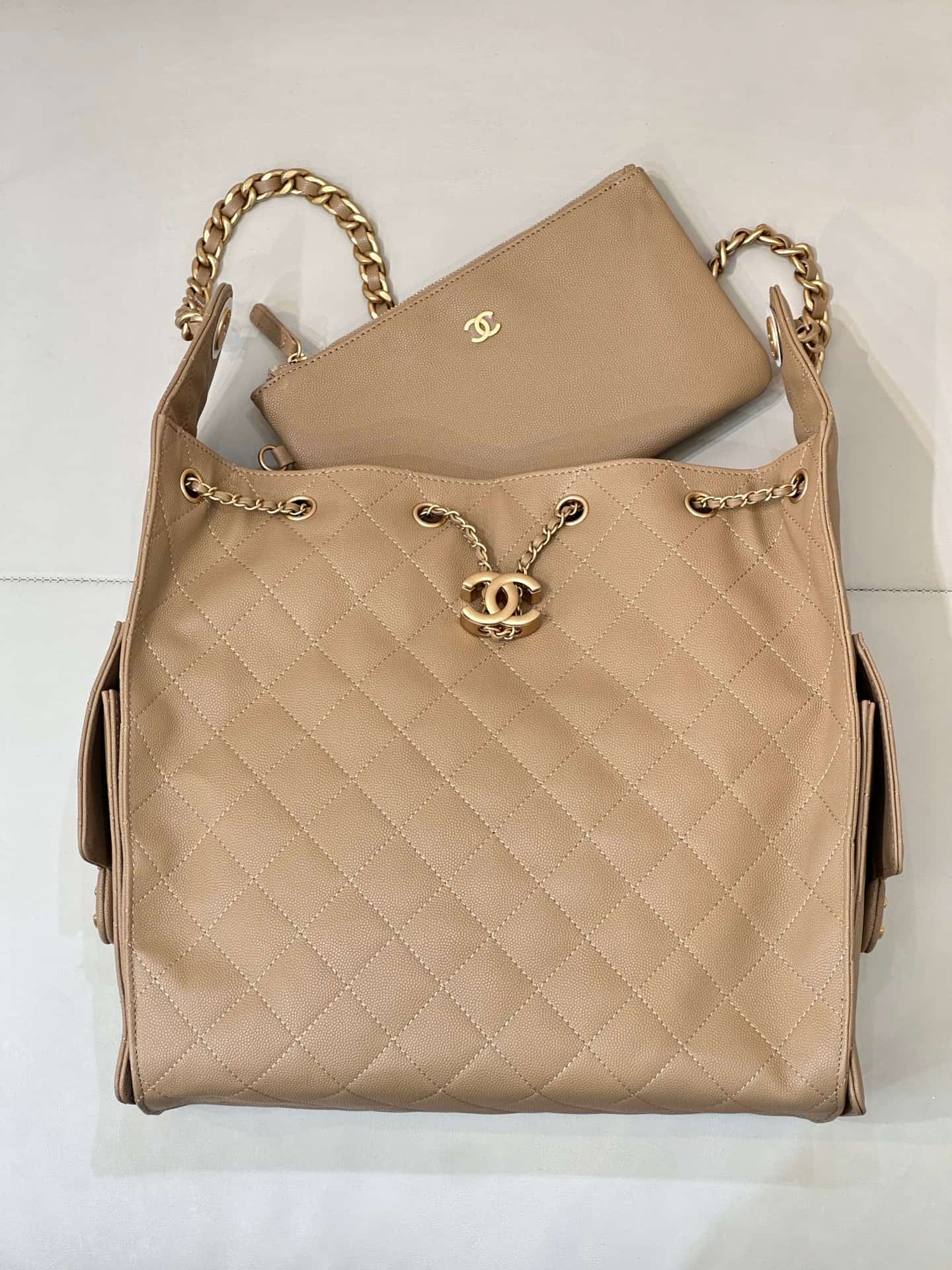 Chanel 25 Medium Hobo handbag AS5311 Grained Calfskin & Gold-tone Metal Camel TOP