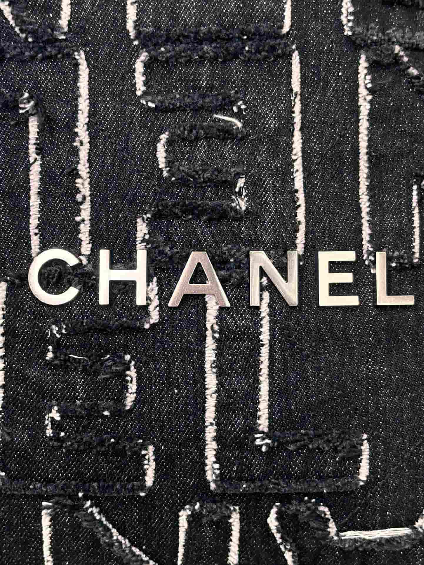 Chanel 22 Small handbag Washed denim & silver-tone metal AS3260 Black  TOP