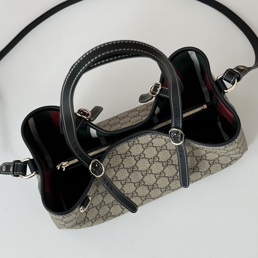Gucci GG Emblem medium tote bag 815214 High
