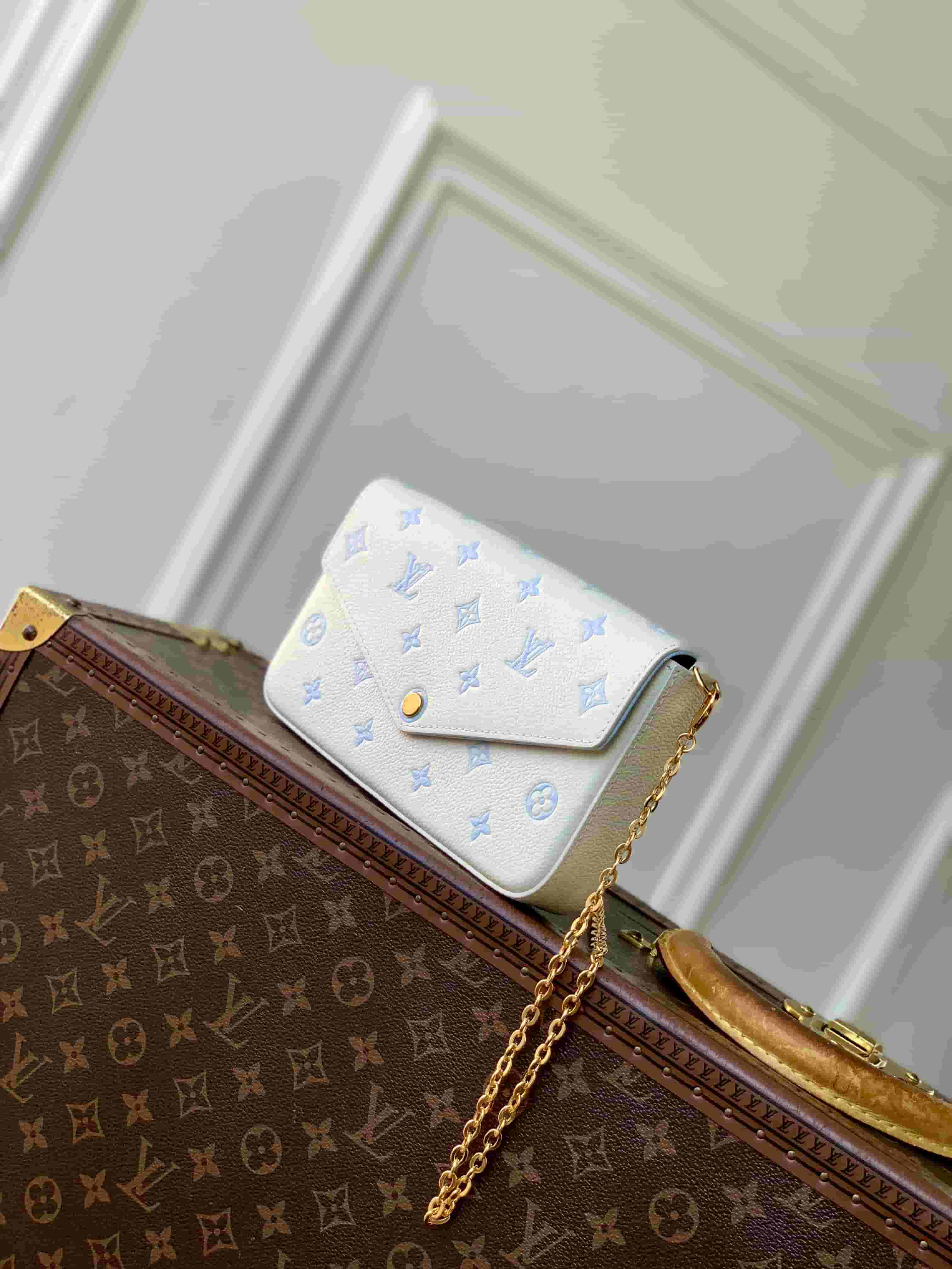 Louis Vuitton Pochette Félicie Monogram Milky White/Blue Embossed grained cowhide leather M28127 High