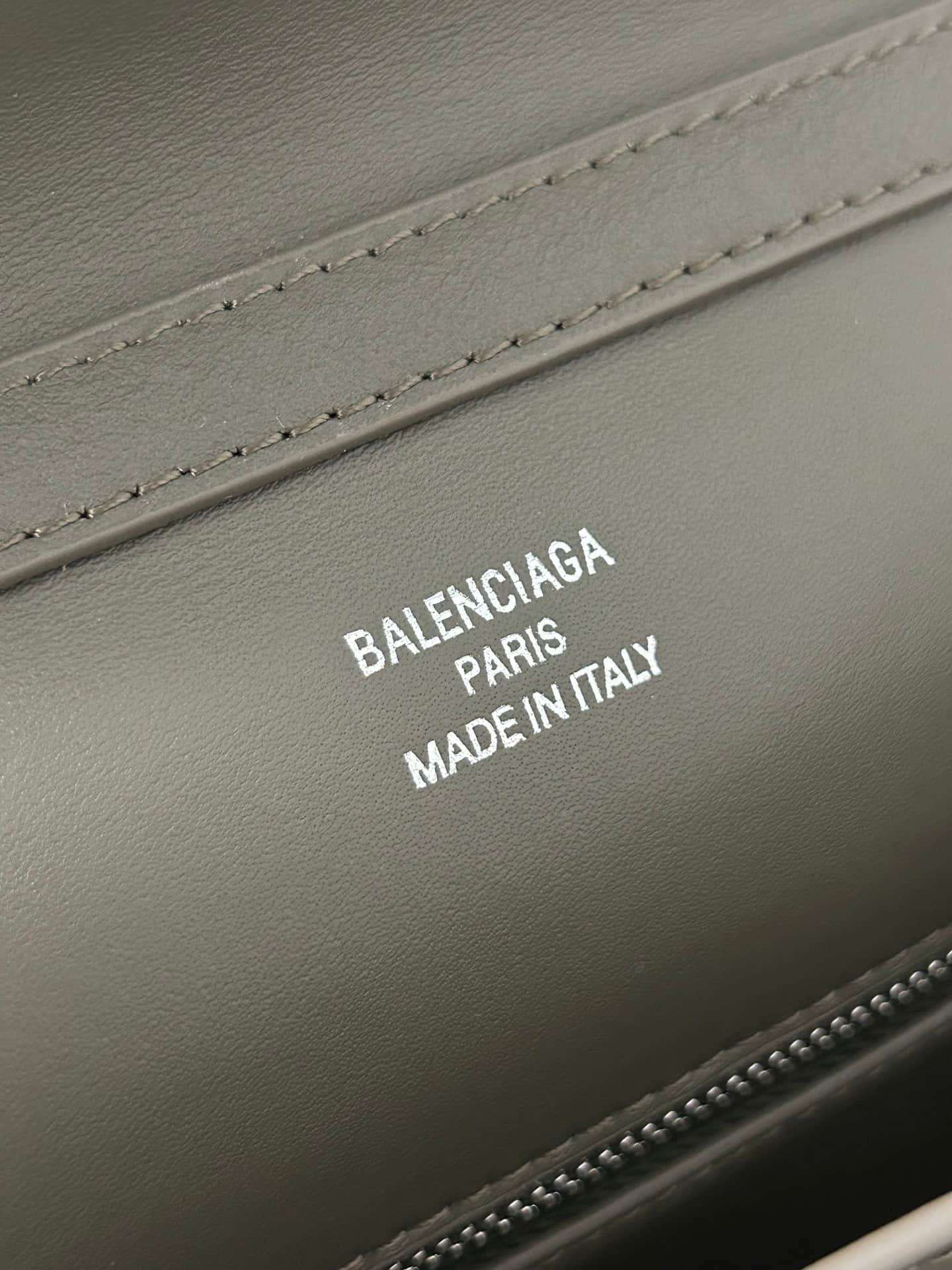Balenciaga Rodeo Medium Bag in Khaki Leather With Sliver-Tone Metal TOP