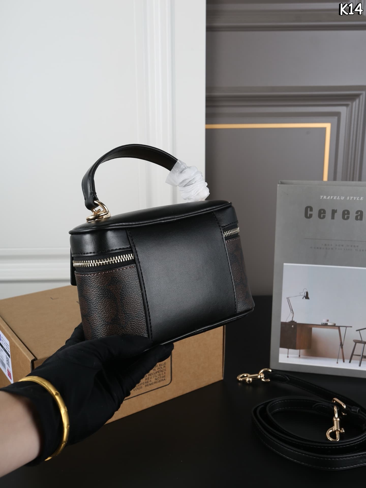 Coach Cosmetic Case In Signature Canvas Gold/Walnut/Black High