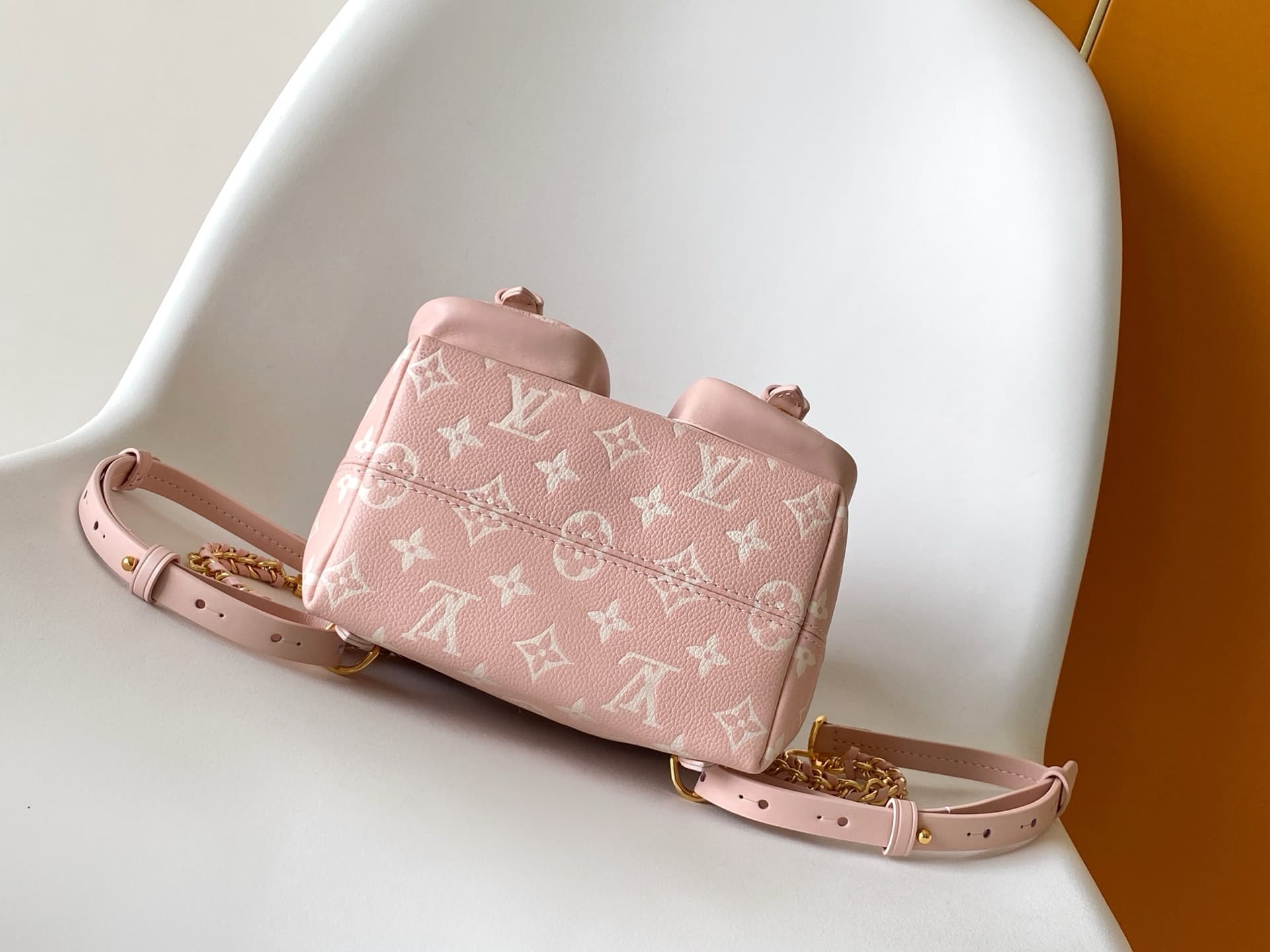 Louis Vuitton Backup Pink/Quartz Pink/Beige Embossed grained cowhide leather M12987 High
