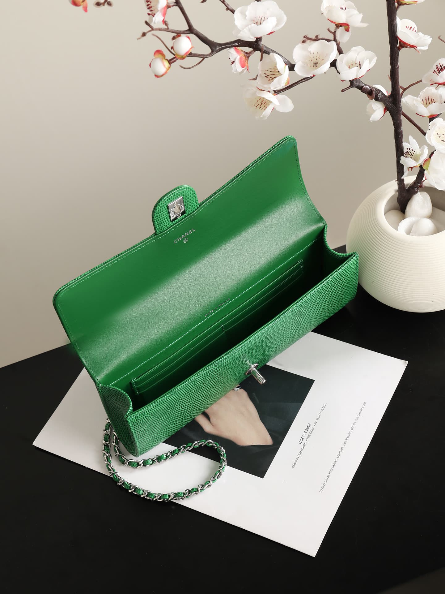 Chanel Clutch with chain Lizard Embossed Calfskin & Silver-Tone Metal Green AP5280 A