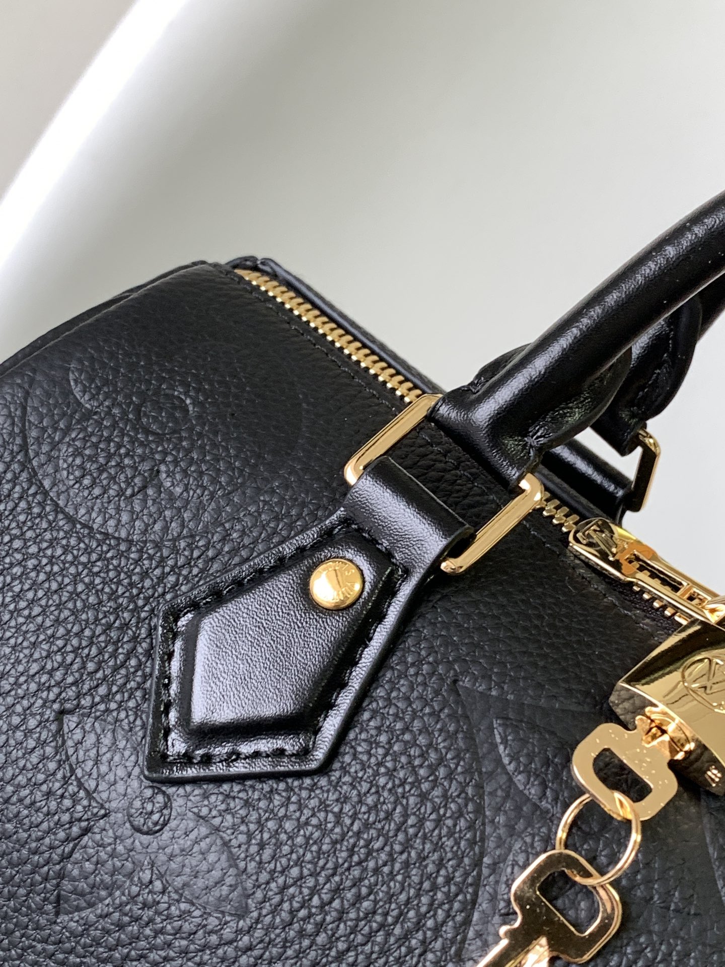 Louis Vuitton Speedy Bandoulière 25 Bag Black Embossed supple grained cowhide leather M58951 High
