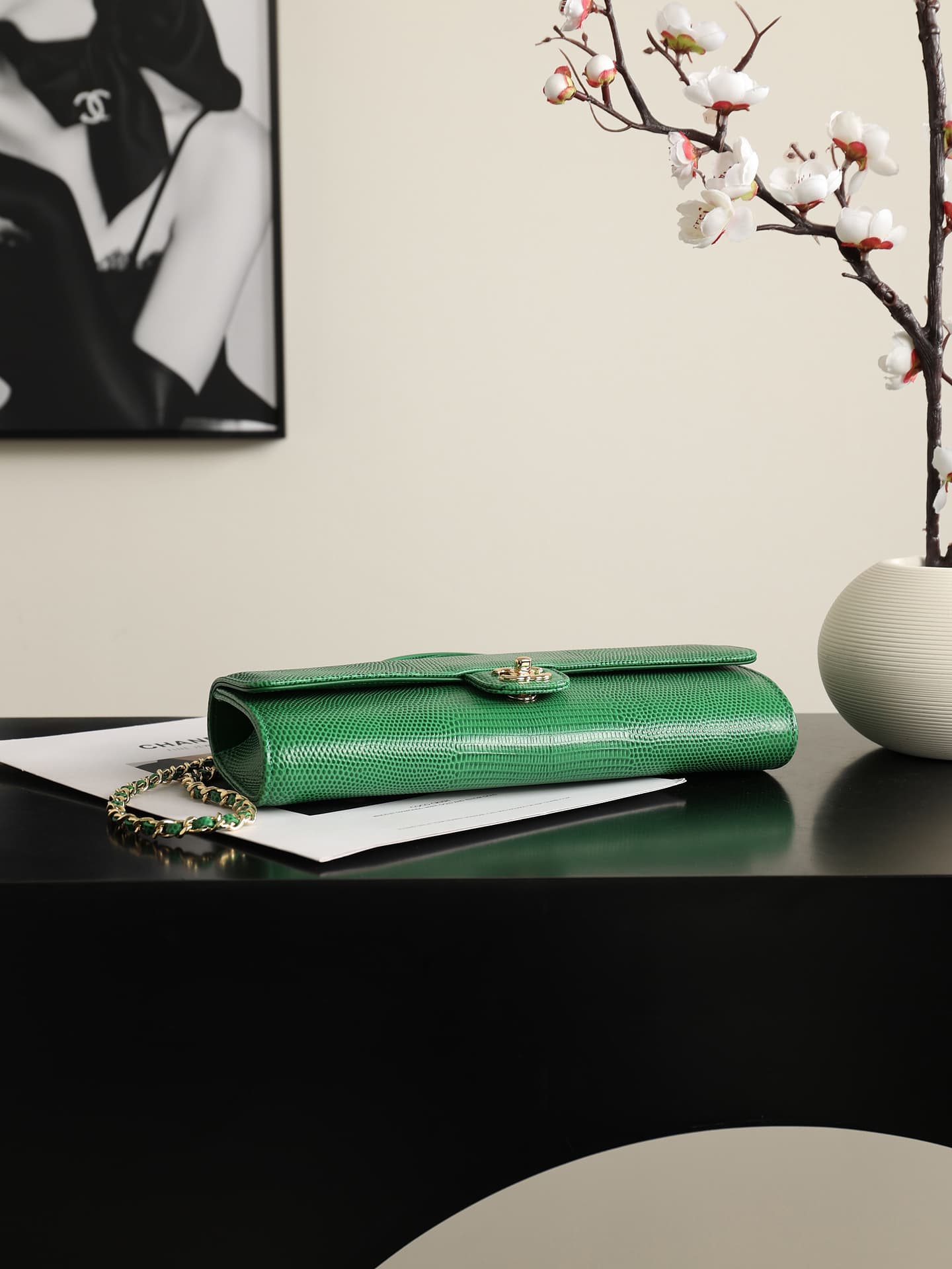 Chanel Clutch with chain Lizard Embossed Calfskin & Gold-Tone Metal Green AP5280 A