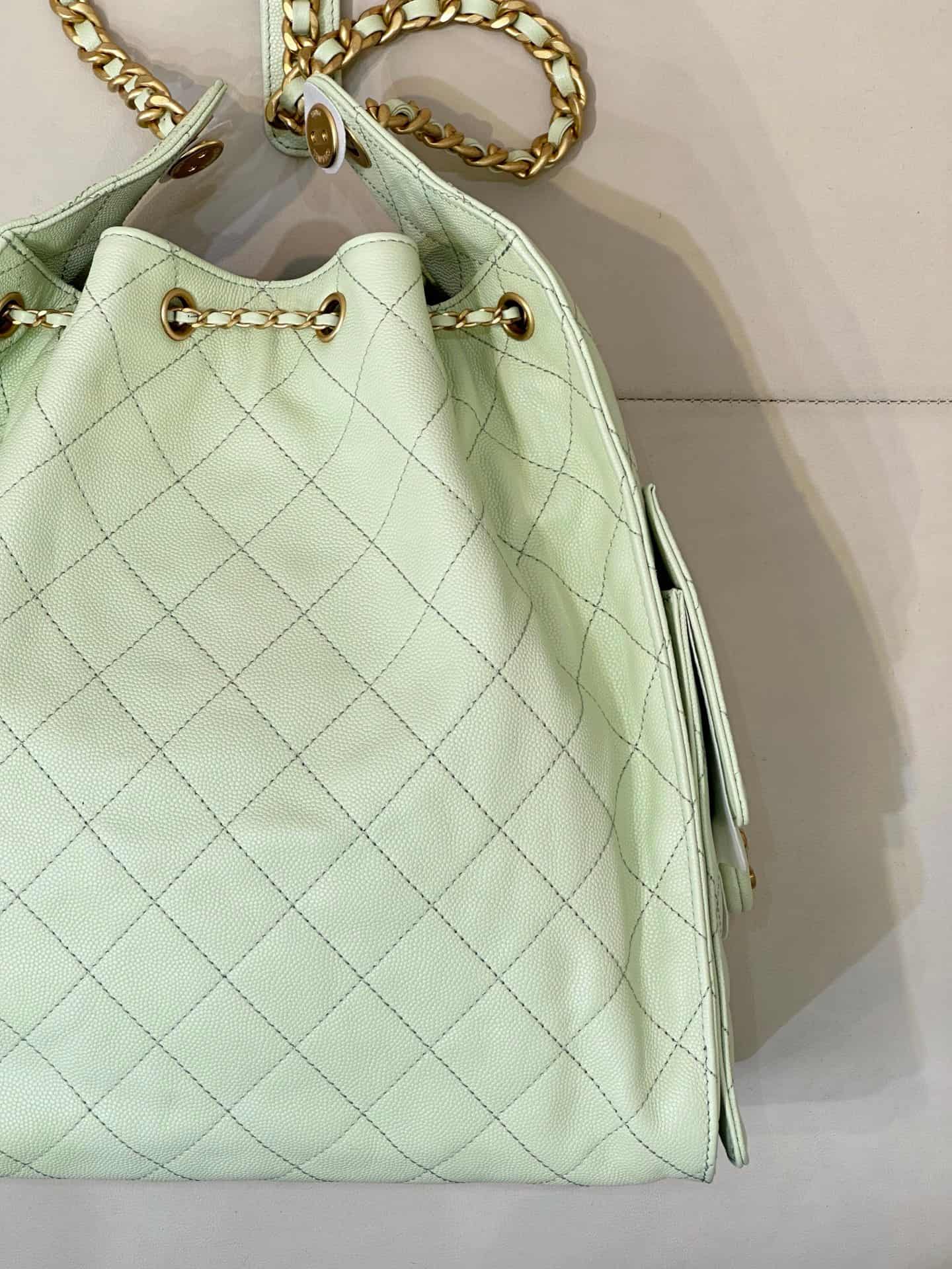 Chanel 25 Medium Hobo handbag AS5311 Grained Calfskin & Gold-tone Metal Light Green TOP
