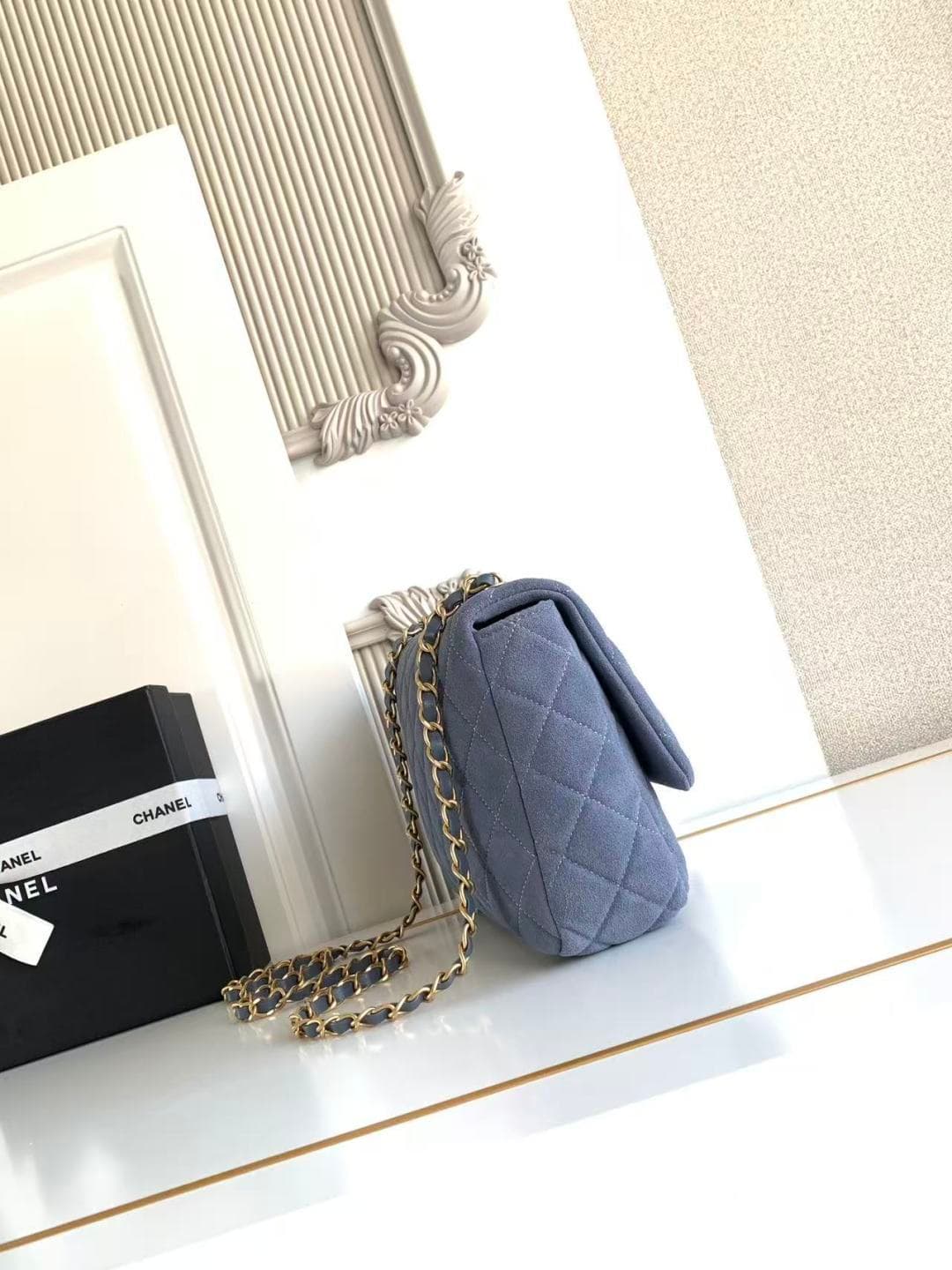 Chanel Classic Flap bag in Blue Suede & Gold-Tone Metal AS5987 A