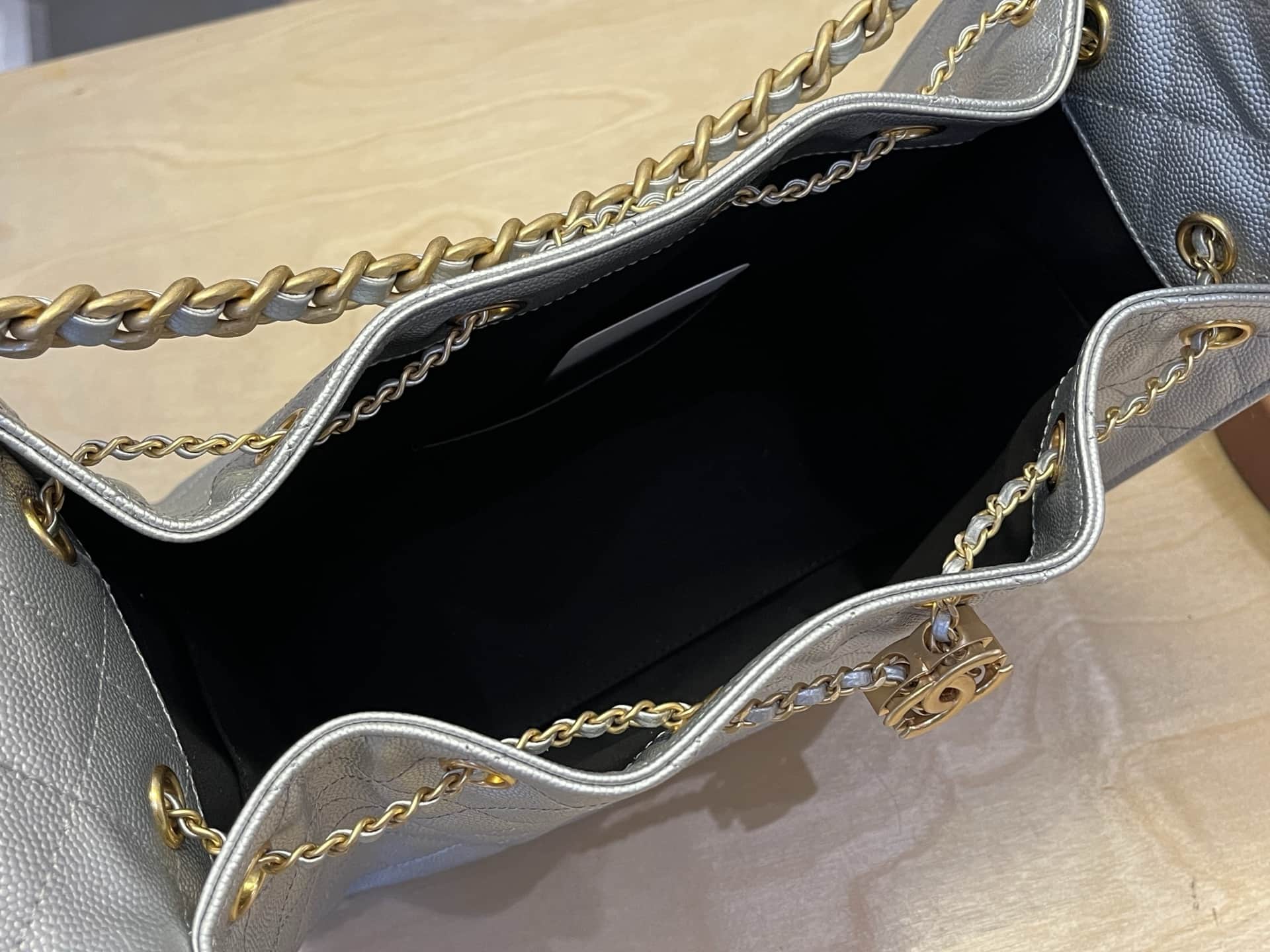 Chanel 25 Small Hobo handbag AS5293 Grained Calfskin & Gold-tone Metal Silver A