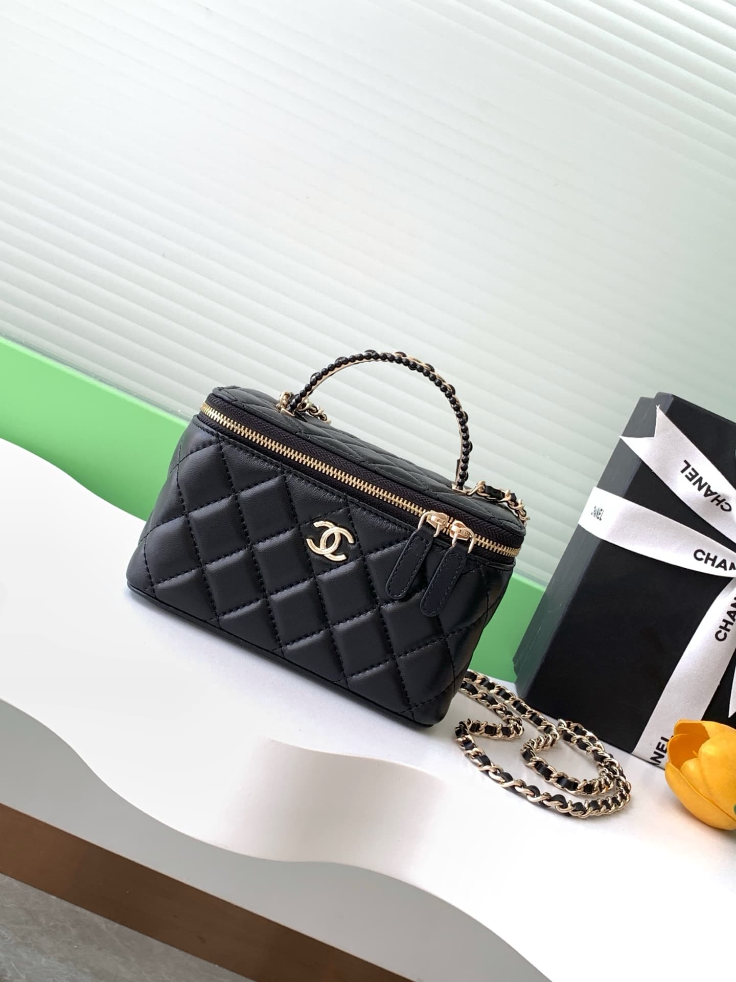 Chanel LONG VANITY WITH CHAIN Lambskin, Imitation Pearls & Gold-Tone Metal AP4452 Black A