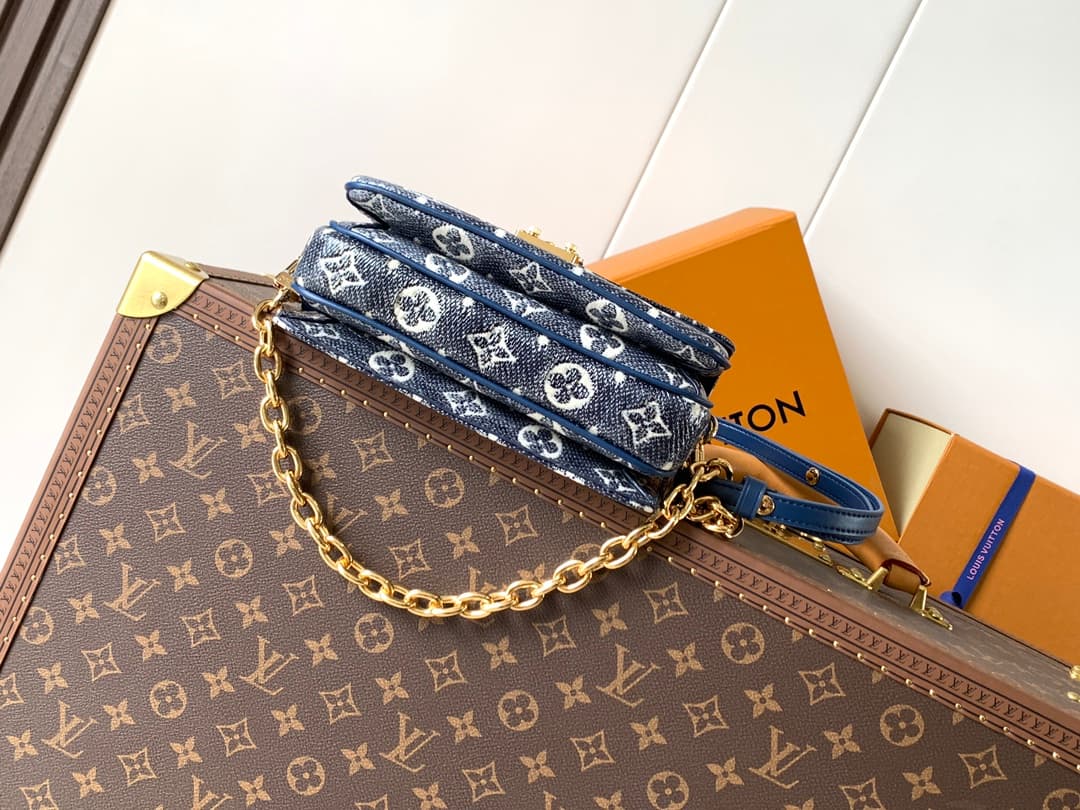 Louis Vuitton Pochette Métis East West bag Blue Denim Monogram Canvas M22834  High