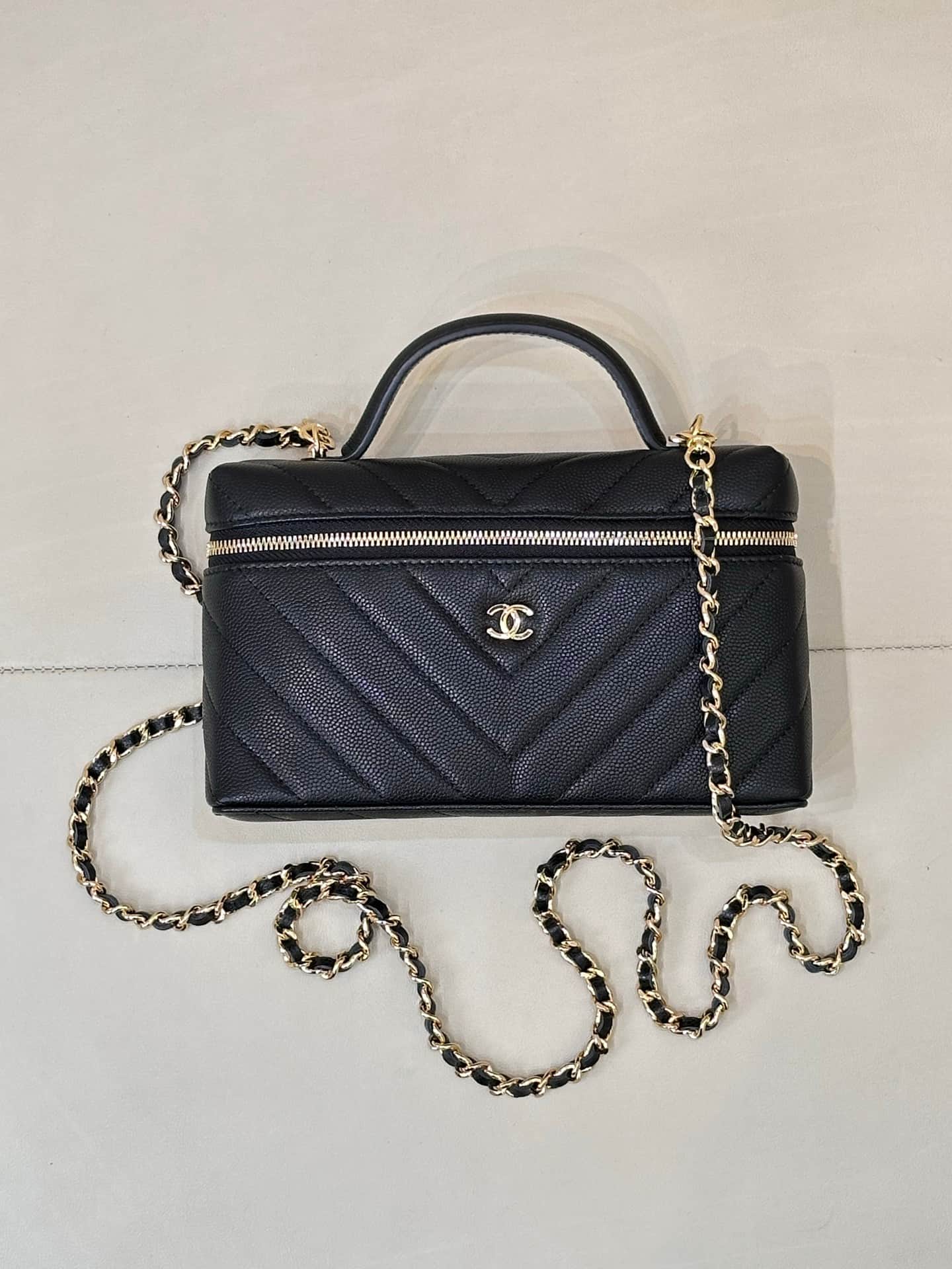 Chanel Vanity with Chain Grained Shiny Calfskin & Gold-Tone Metal Black AP5212 TOP