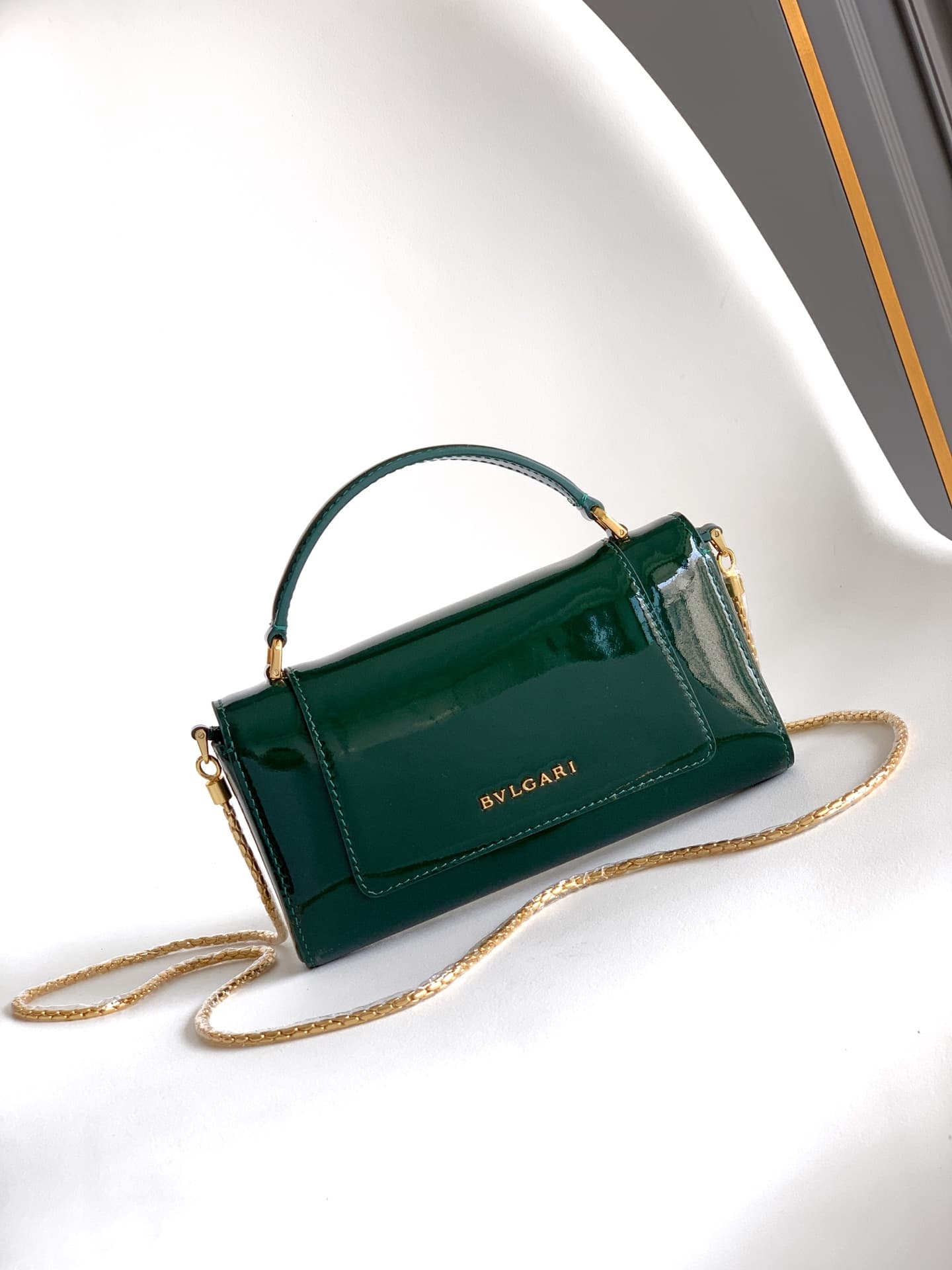 Bvlgari Serpenti Forever shoulder bag in emerald green patent leather high