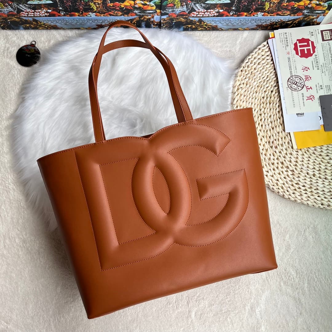 Dolce & Gabbana  Medium calfskin DG Logo Bag shopper in Brown High