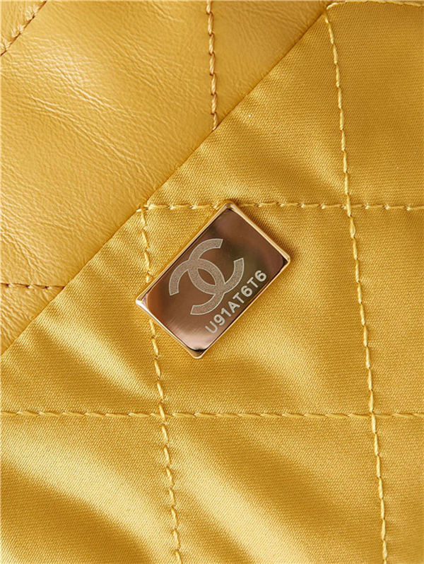 Chanel 22 MINI HANDBAG Shiny Calfskin Camel & Gold-Tone Metal AS3980 A