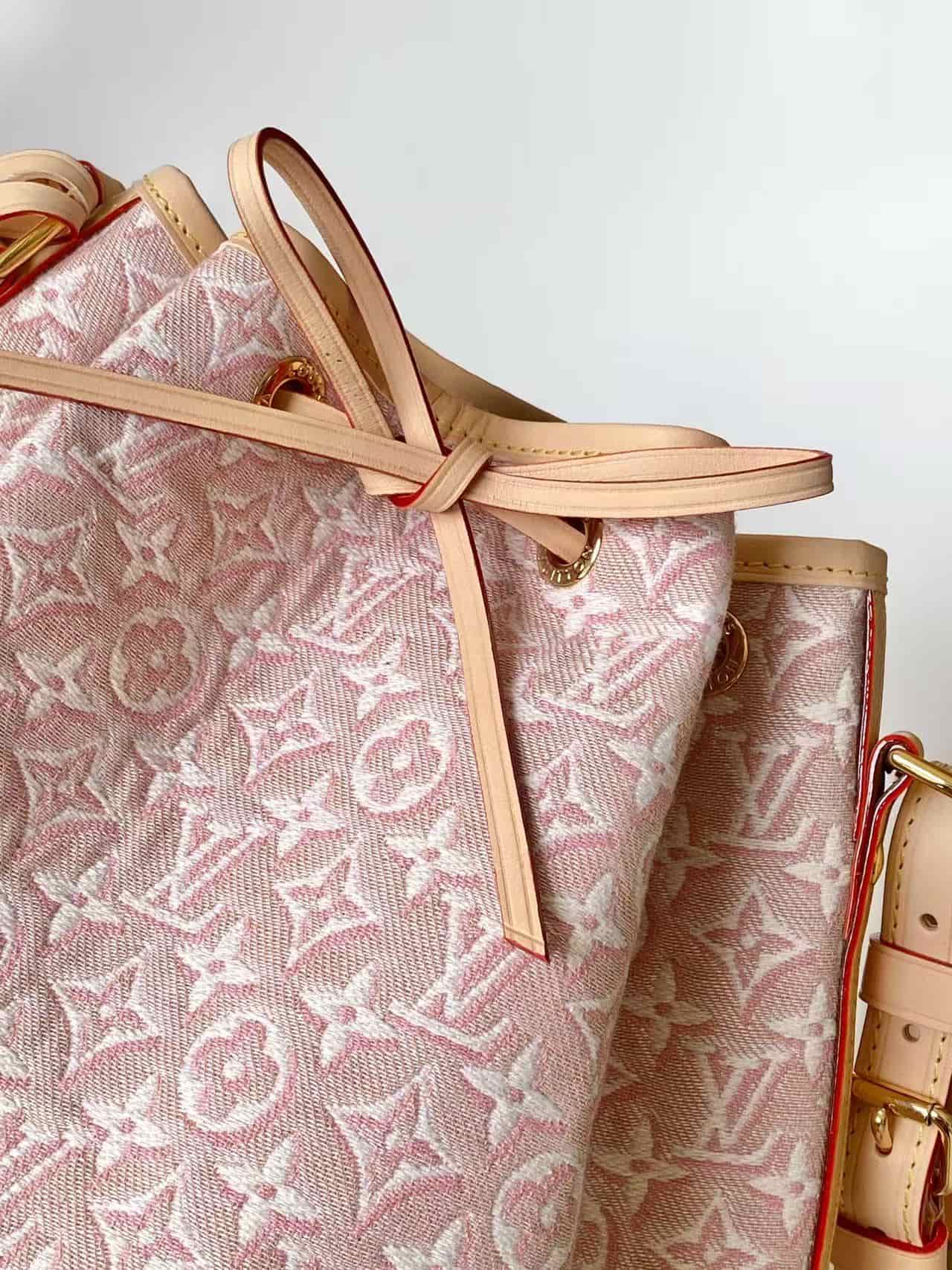 Louis Vuitton Noé Monogram Emblème Rose Ruban M28714 High