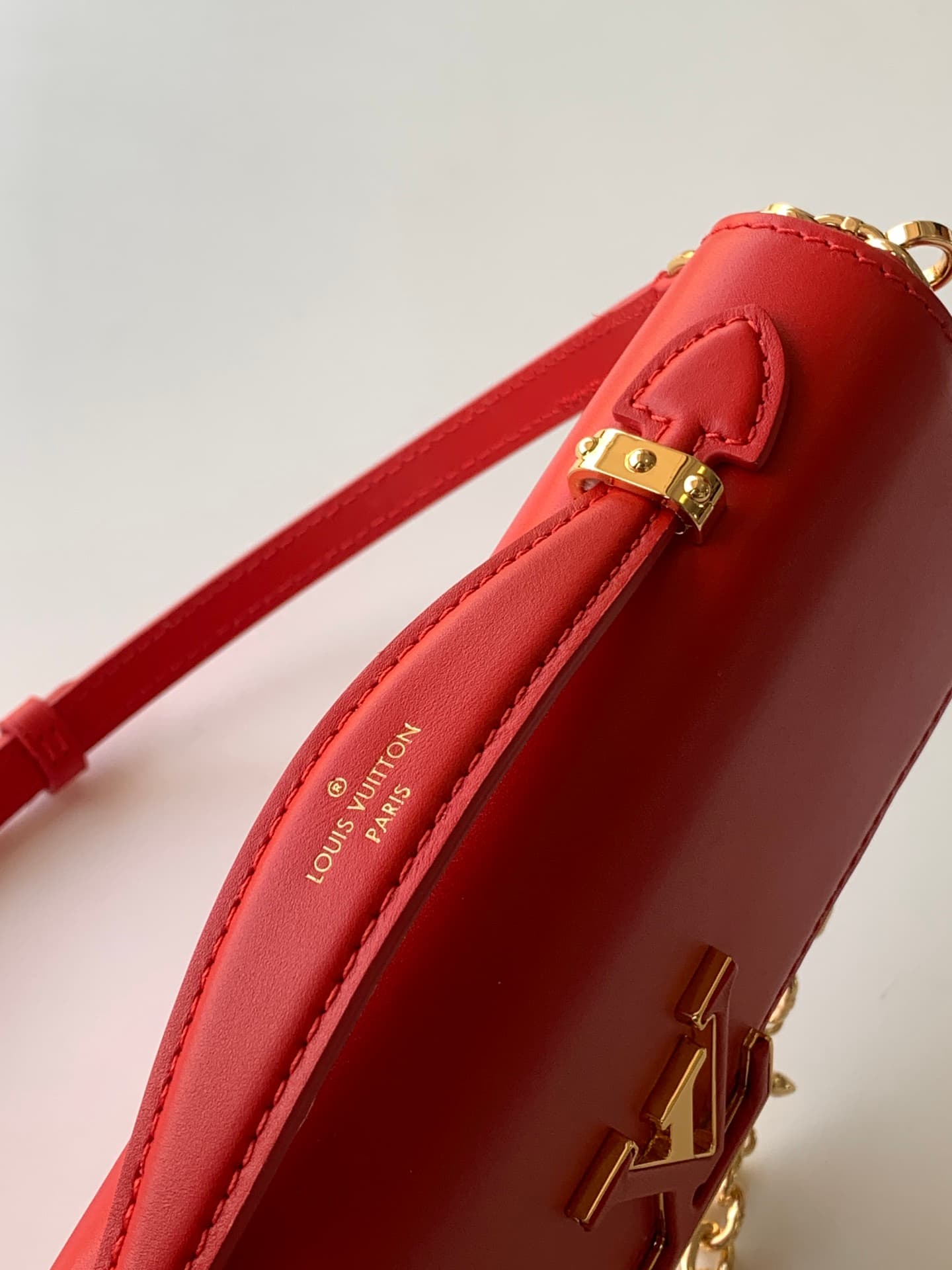 Louis Vuitton Wallet On Chain Capucines Lipstick Red Calf leather M12405 High