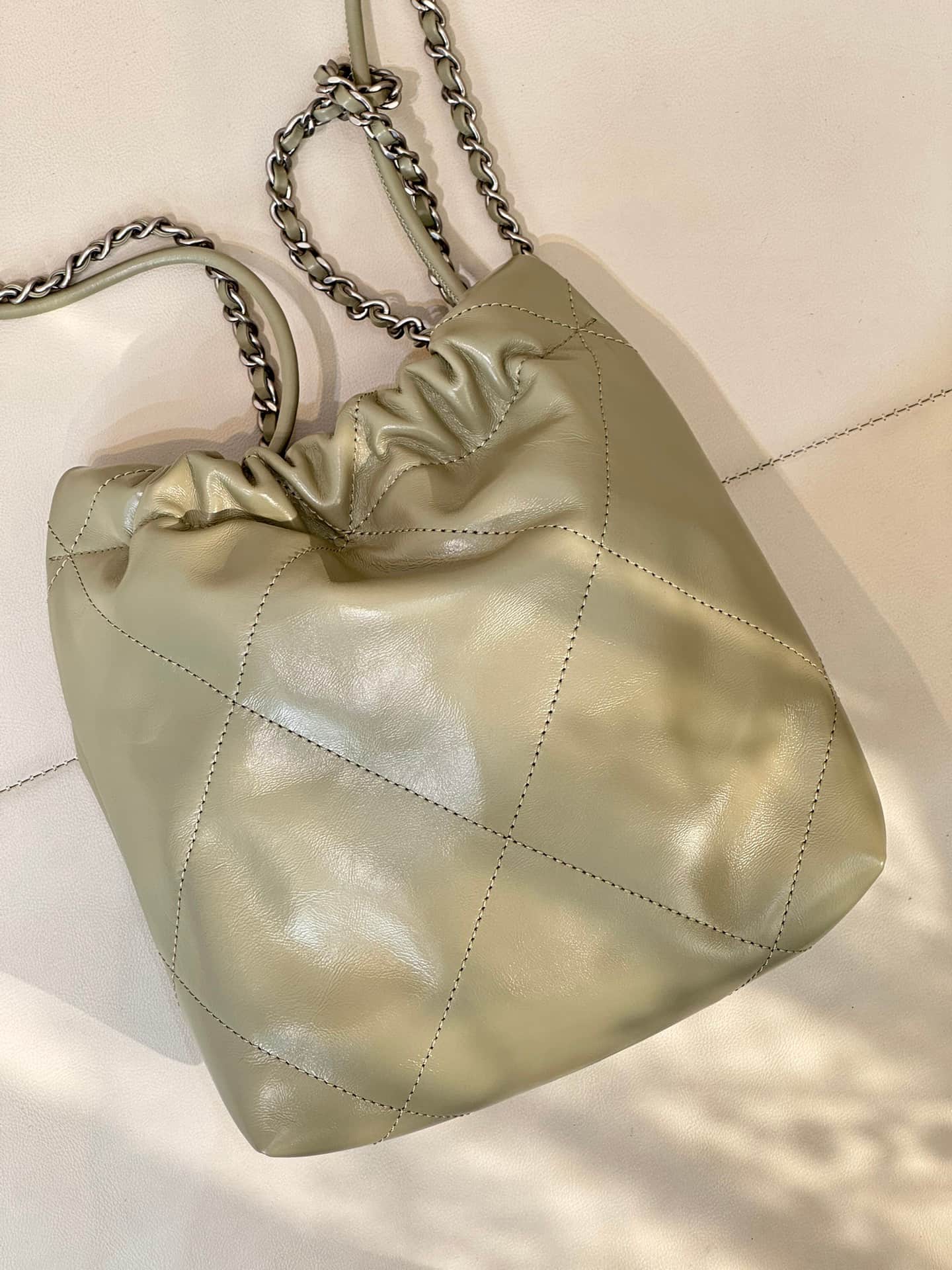 Chanel 22 MINI HANDBAG Shiny Calfskin Khaki Green & Silver-Tone Metal AS3980 TOP