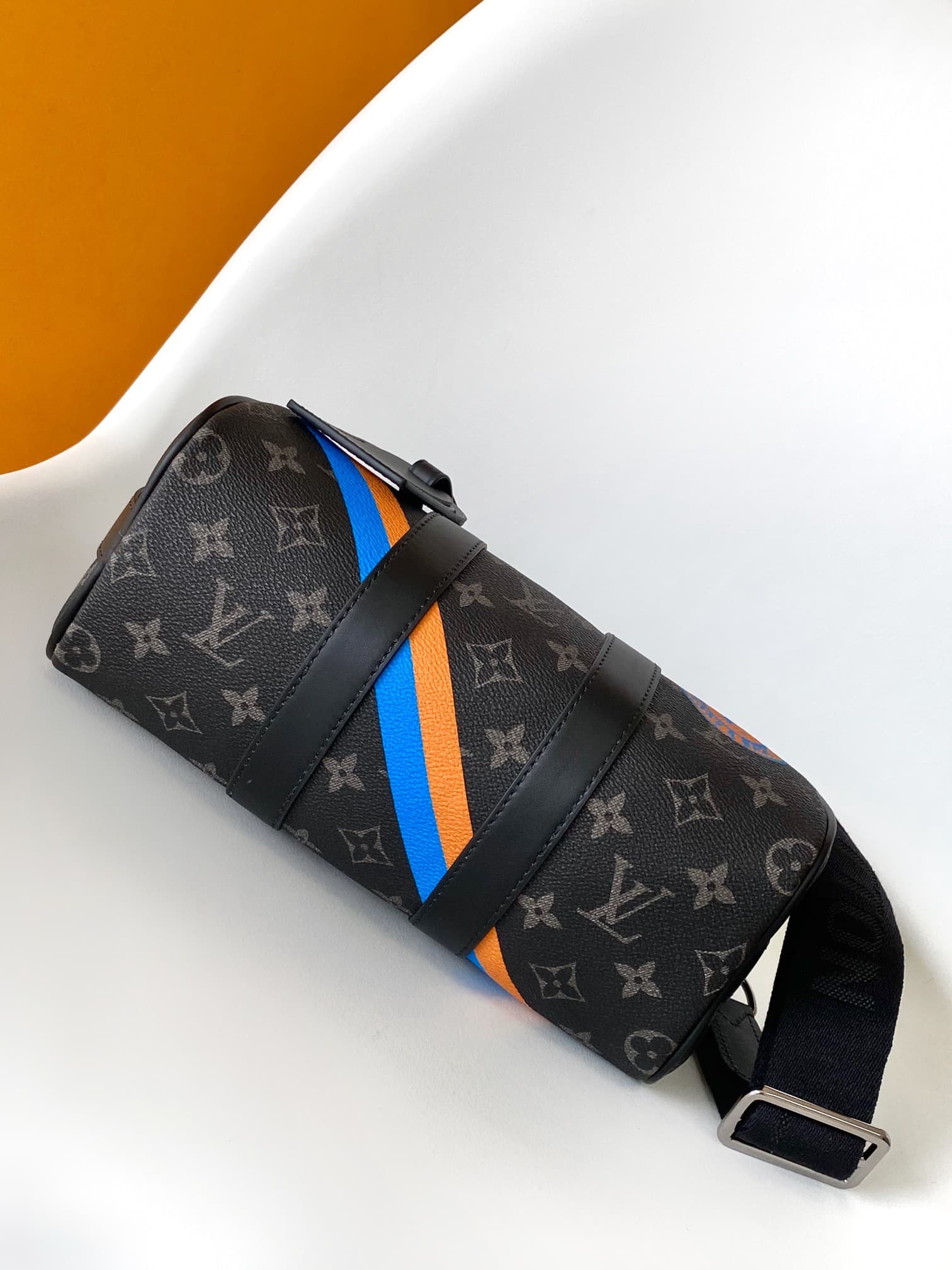 Louis Vuitton Keepall Bandoulière 25 Mon Monogram Eclipse coated canvas P01942 High