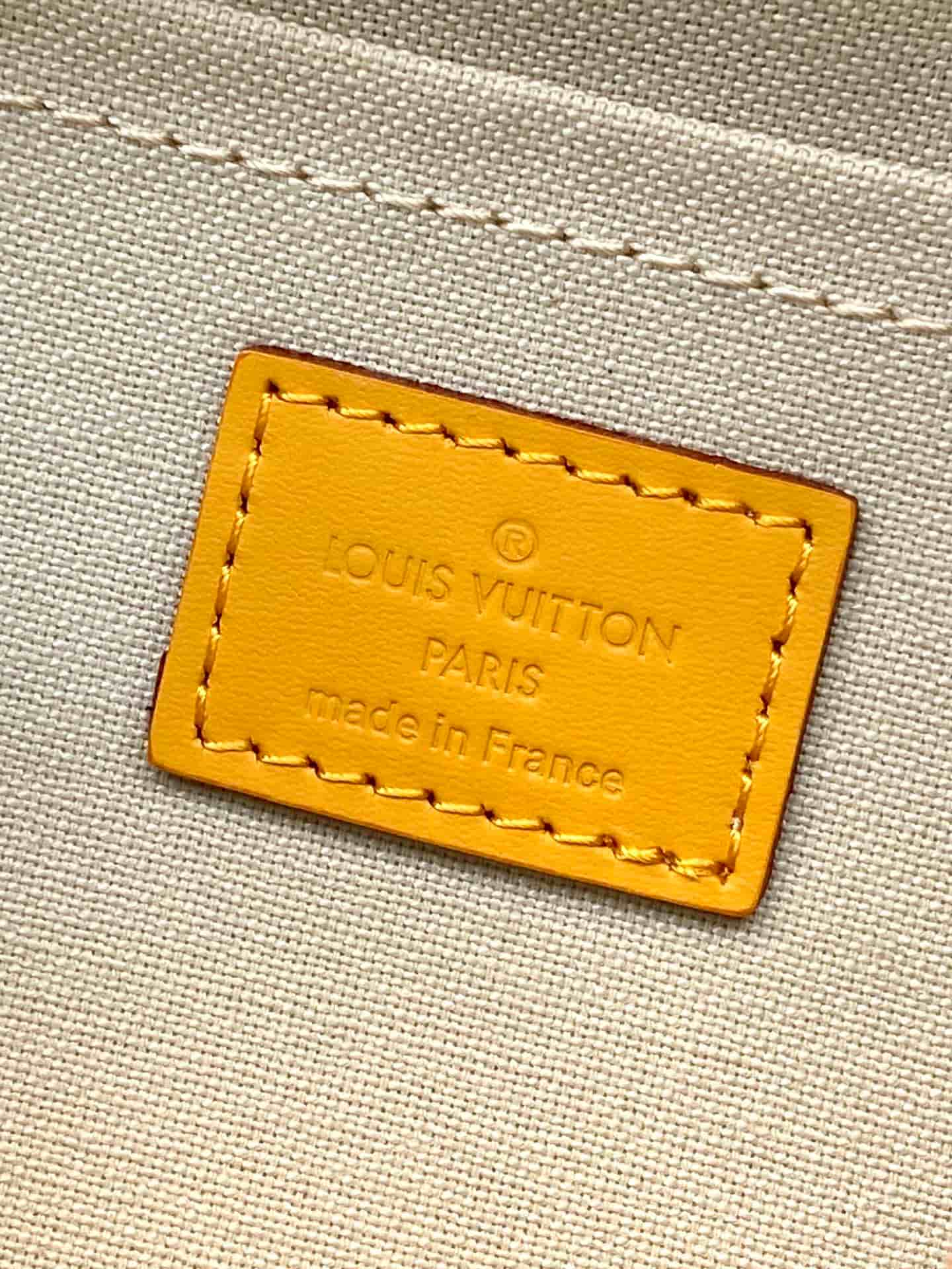 Louis Vuitton Locker Dopp Kit Monogram Eclipse coated denim M83112 High