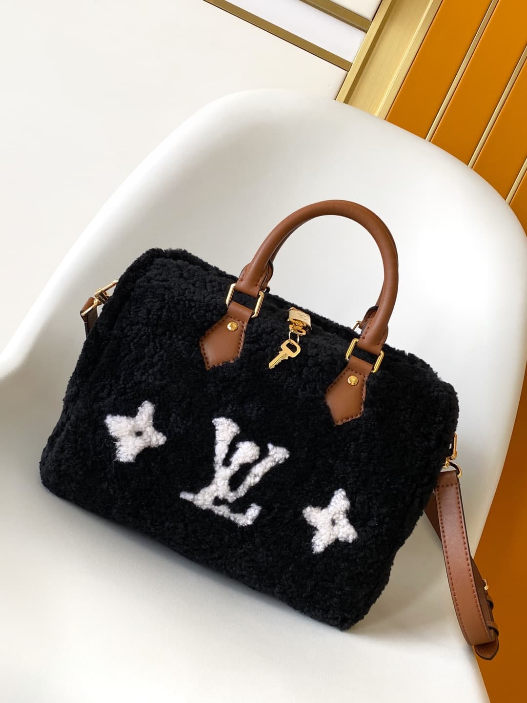 Louis Vuitton Speedy Bandoulière 25 Bicolor Chocolate/Cream Shearling M11797 High