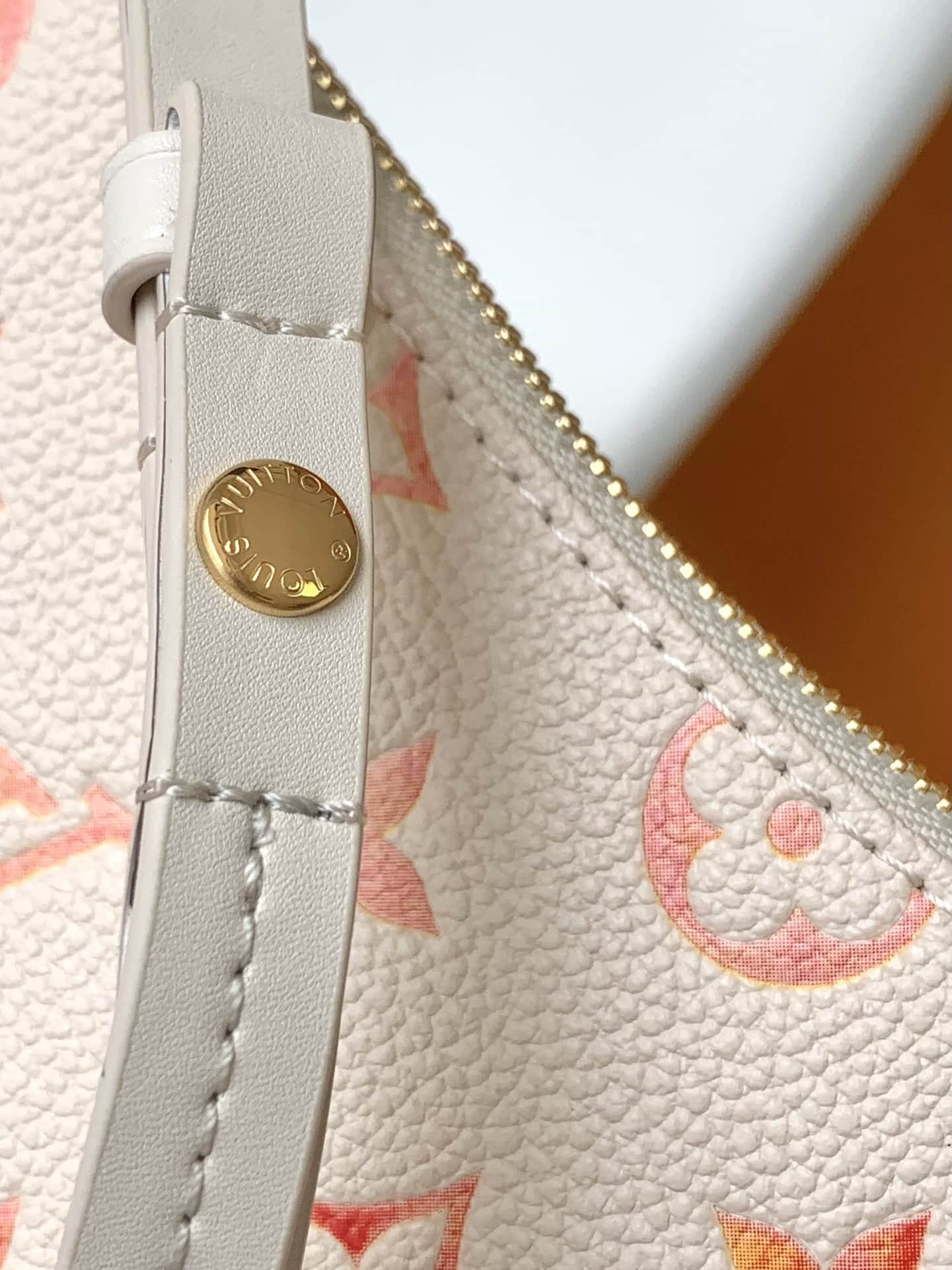Louis Vuitton EASY POUCH ON STRAP Monogram Empreinte Leather M83448 High