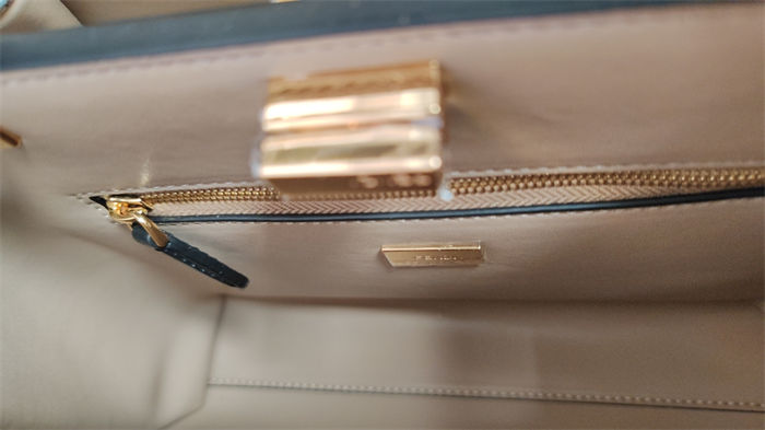 PEEKABOO ICONIC ESSENTIALLY leather bag Black High