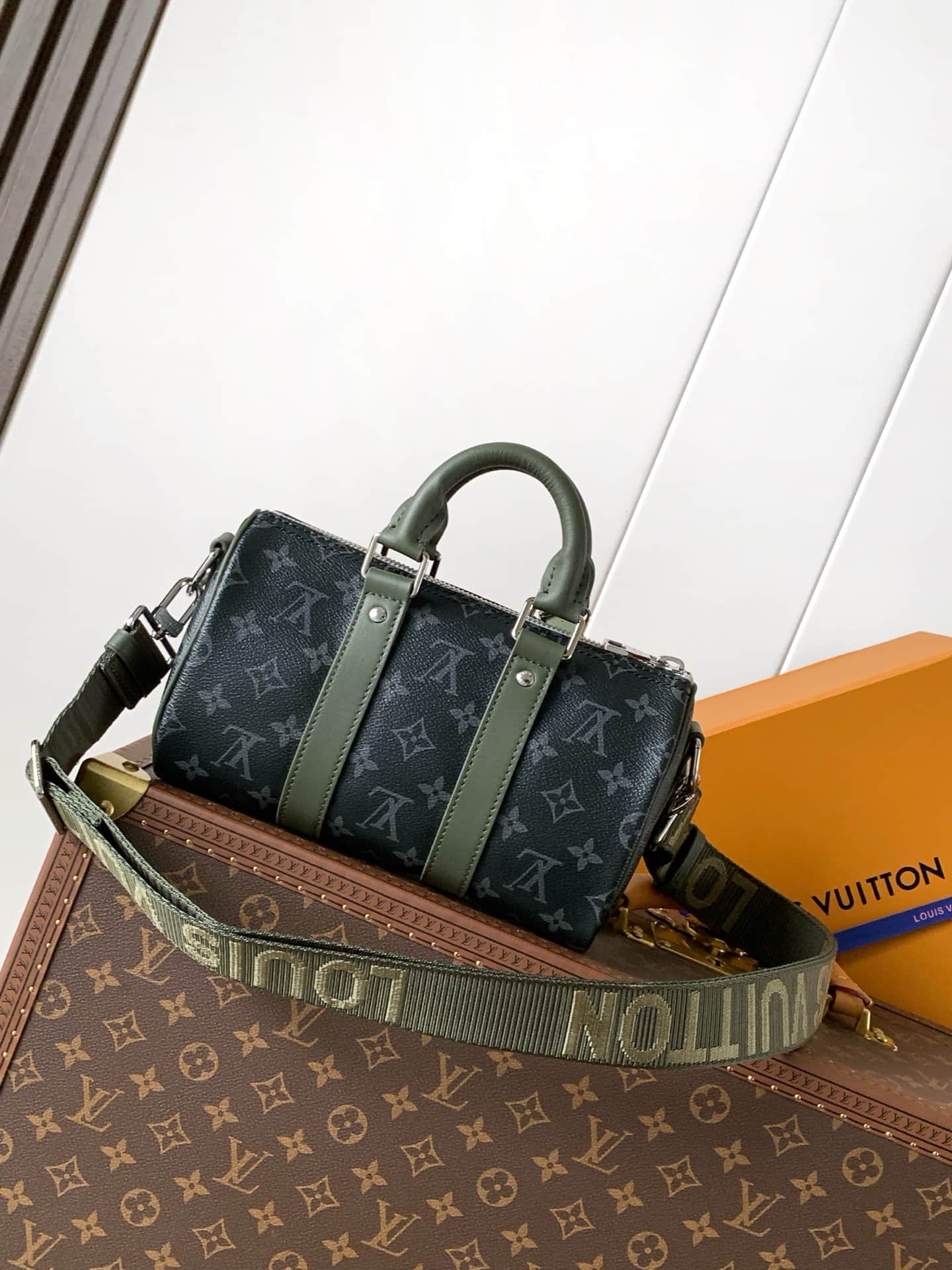Louis Vuitton Keepall Bandoulière 25 Khaki Green Monogram Eclipse coated canvas M28638 High