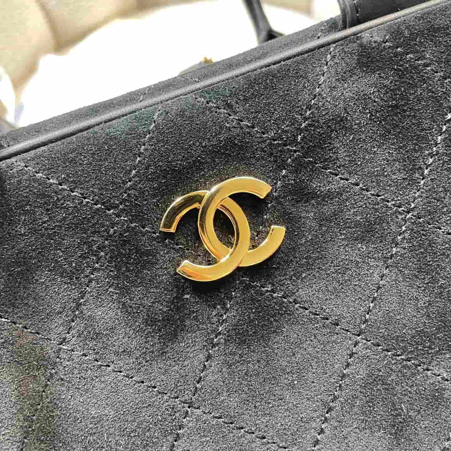 Chanel Maxi bowling bag Suede calfskin & Gold-Tone Metal Black AS6211 A