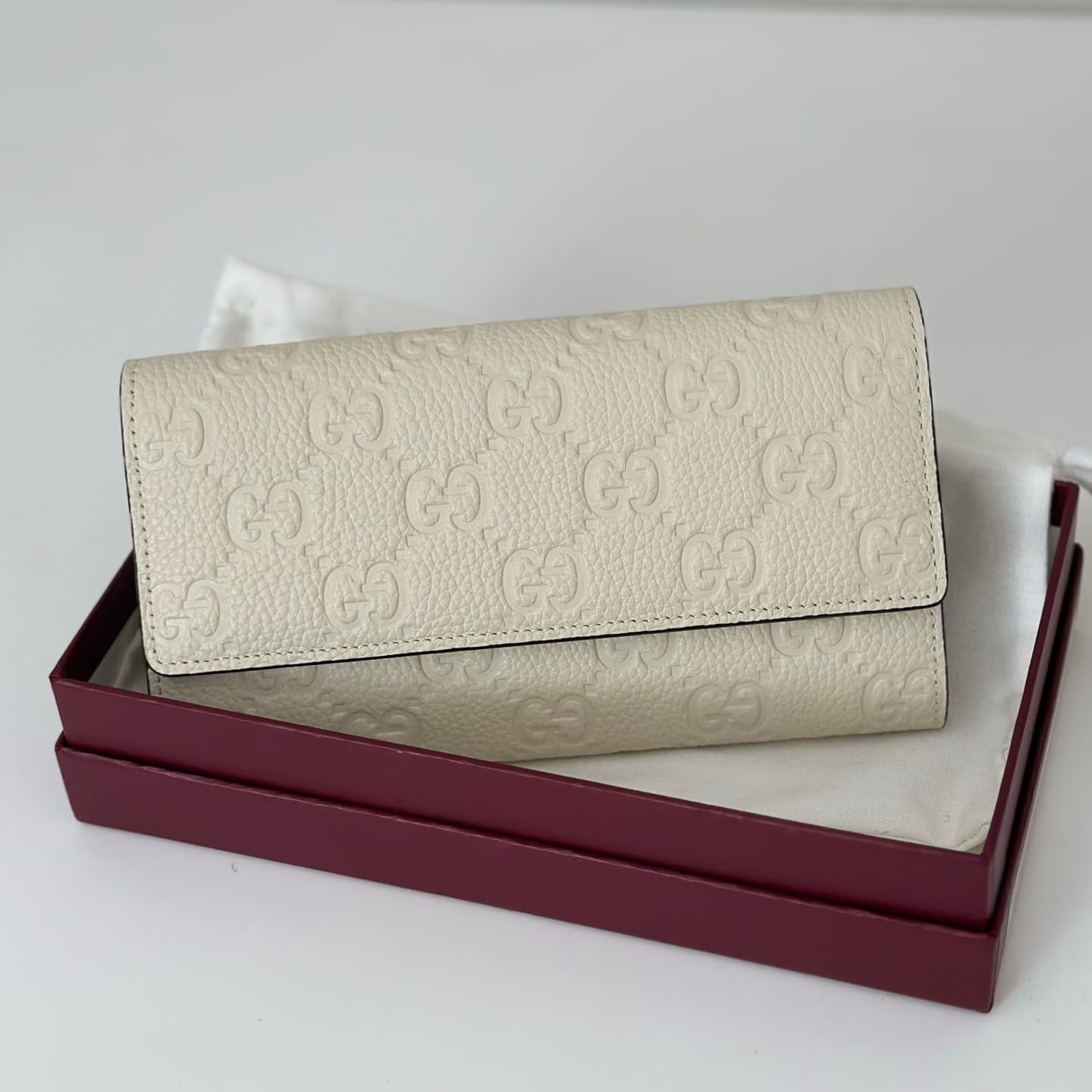 Gucci GG Emblem continental wallet Beige 815922 High