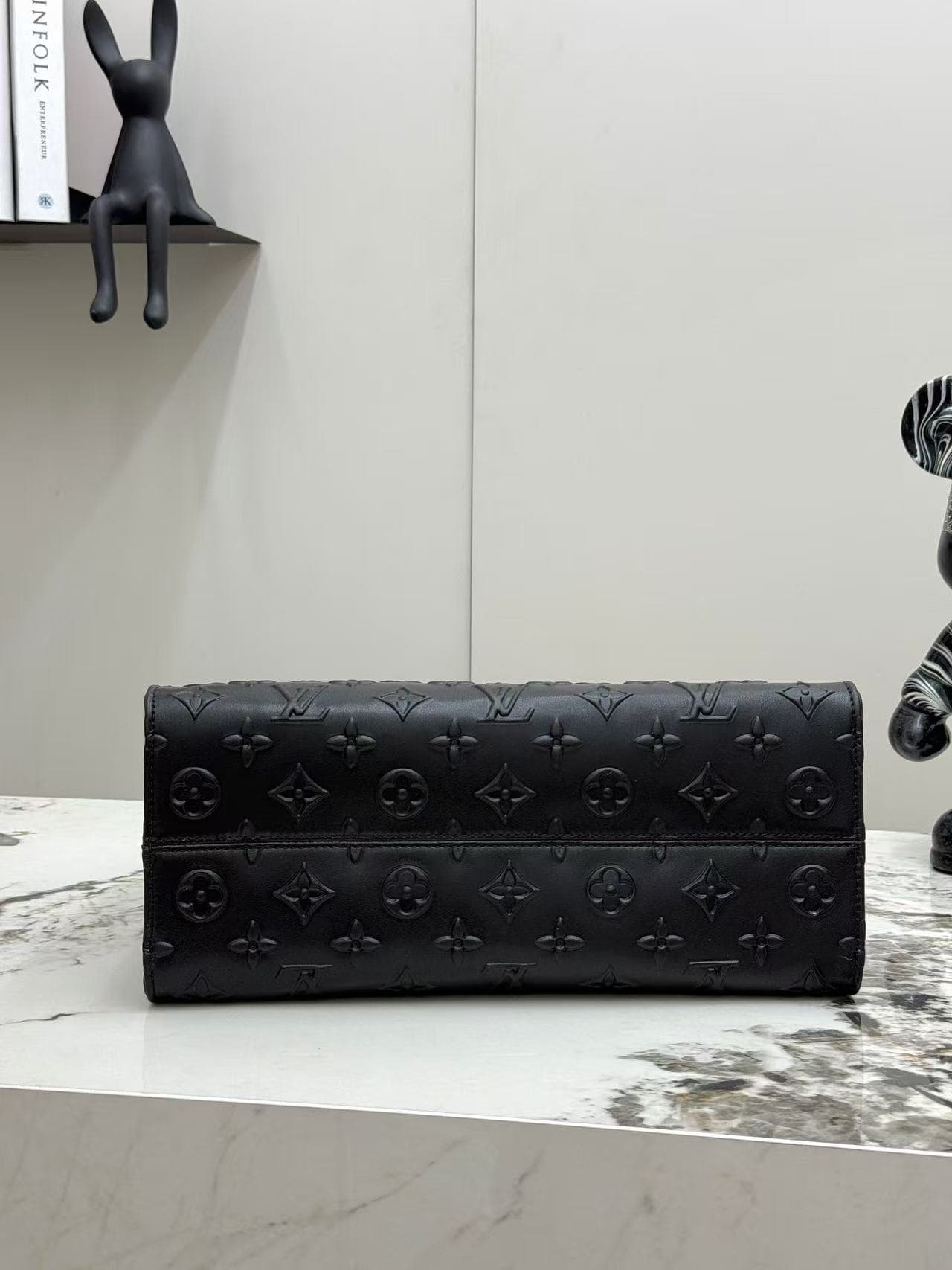 Louis Vuitton OnTheGo MM in Black Embossed Monogram High