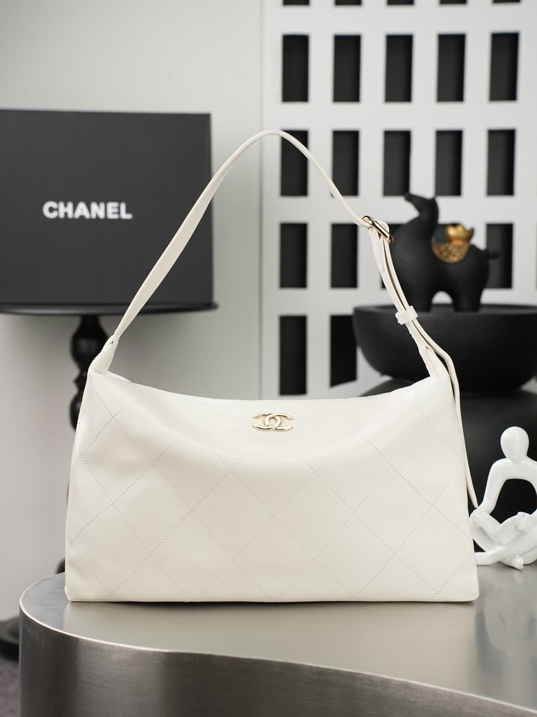 Chanel Maxi Hobo Bag Shiny Lambskin & Gold-Tone Metal AS6139 White A