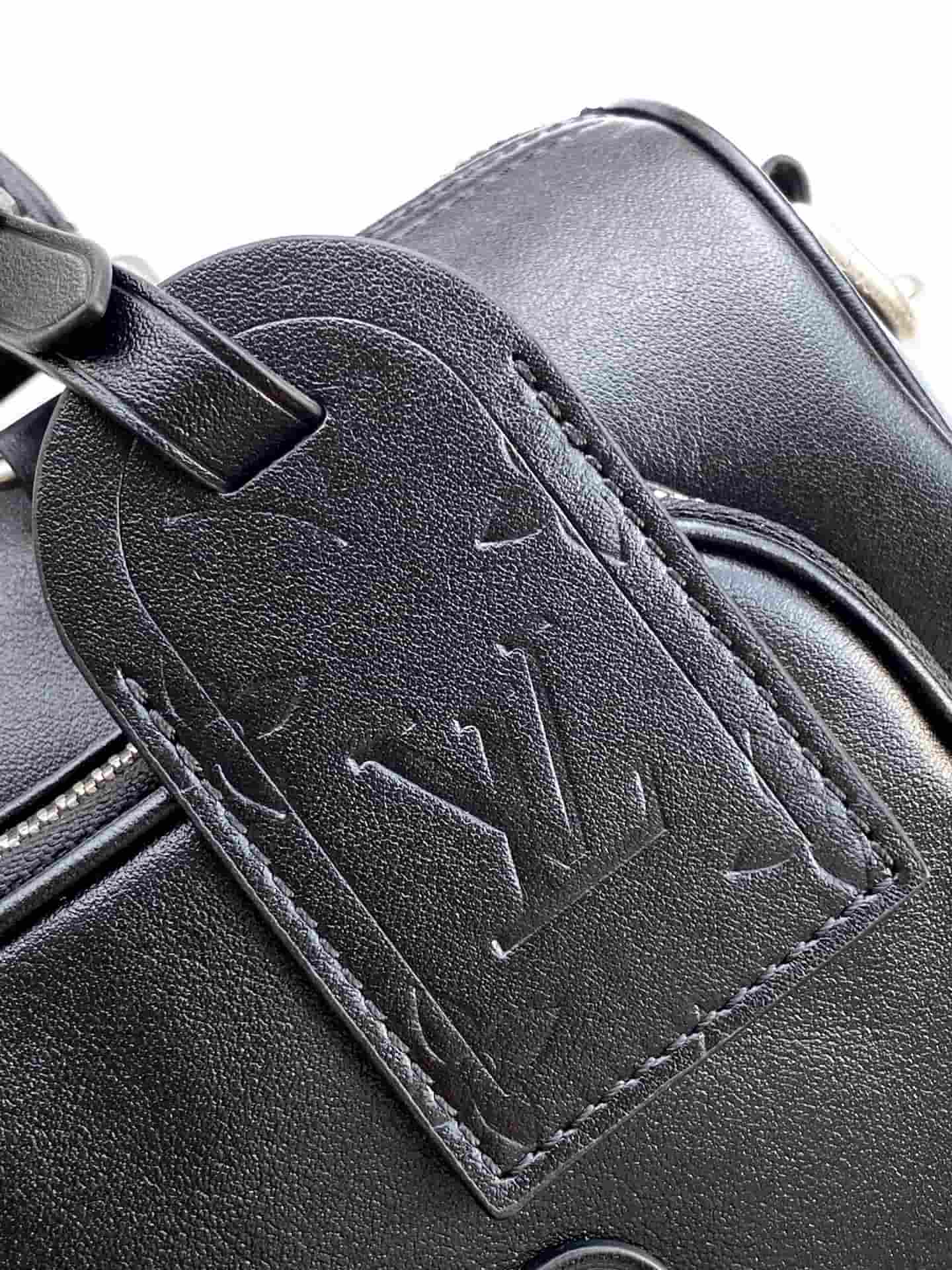 Louis Vuitton Keepall Cargo Bandoulière 25 Black Calf leather M13988 High