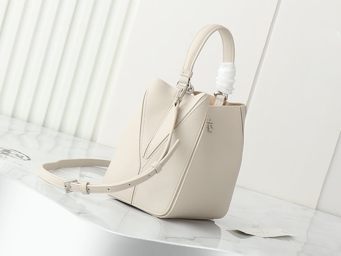 Tory Burch mcgraw hobo bag white grained calfskin high
