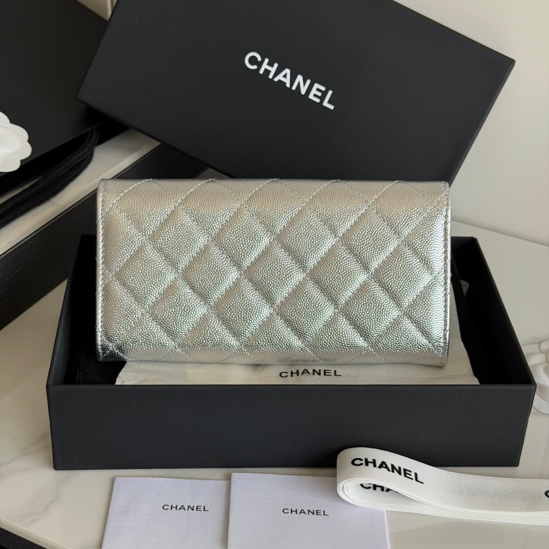 Chanel Wallet Shiny Grained Calfskin Strass & Gold-Tone Metal Silver AP5076 High