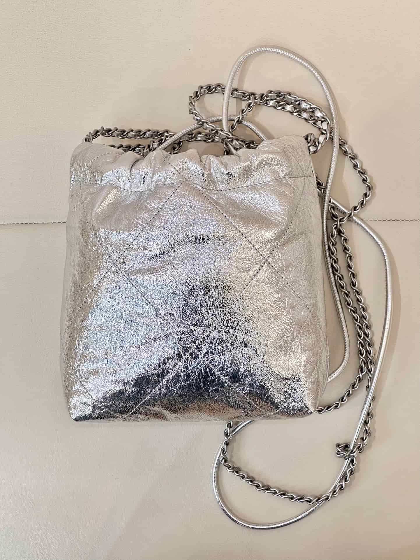 Chanel 22 MINI HANDBAG Metallic Calfskin & Silver-Tone Metal Silver AS3980 TOP