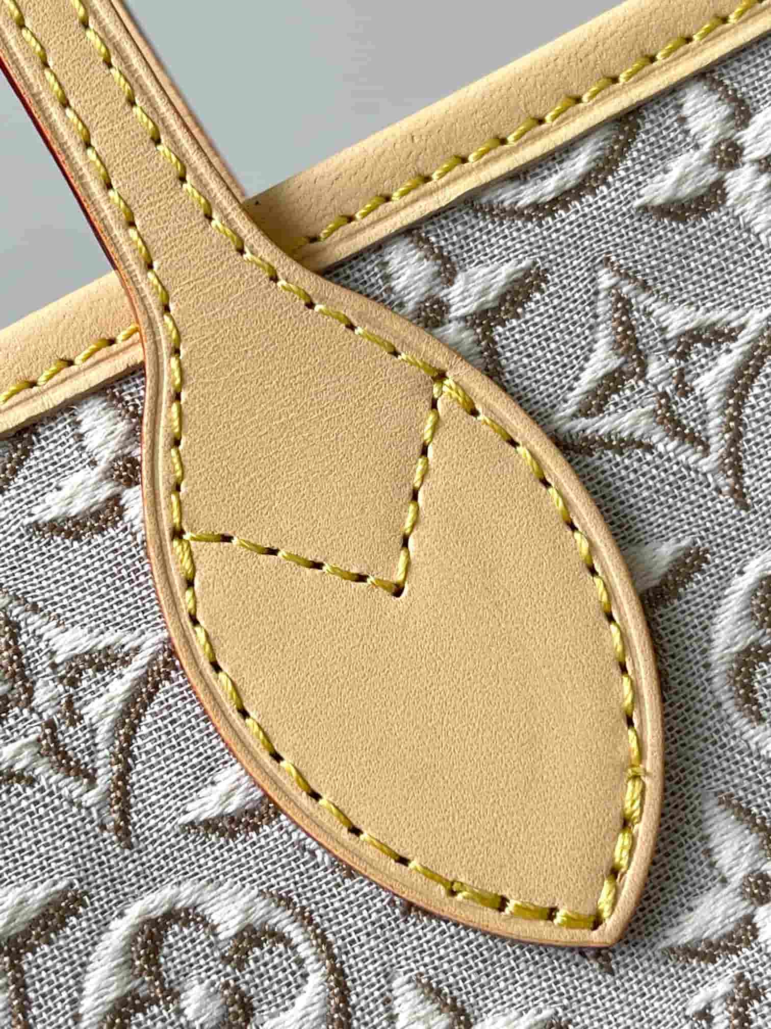 Louis Vuitton Neverfull MM Monogram Emblème Peuplier M2A381 TOP