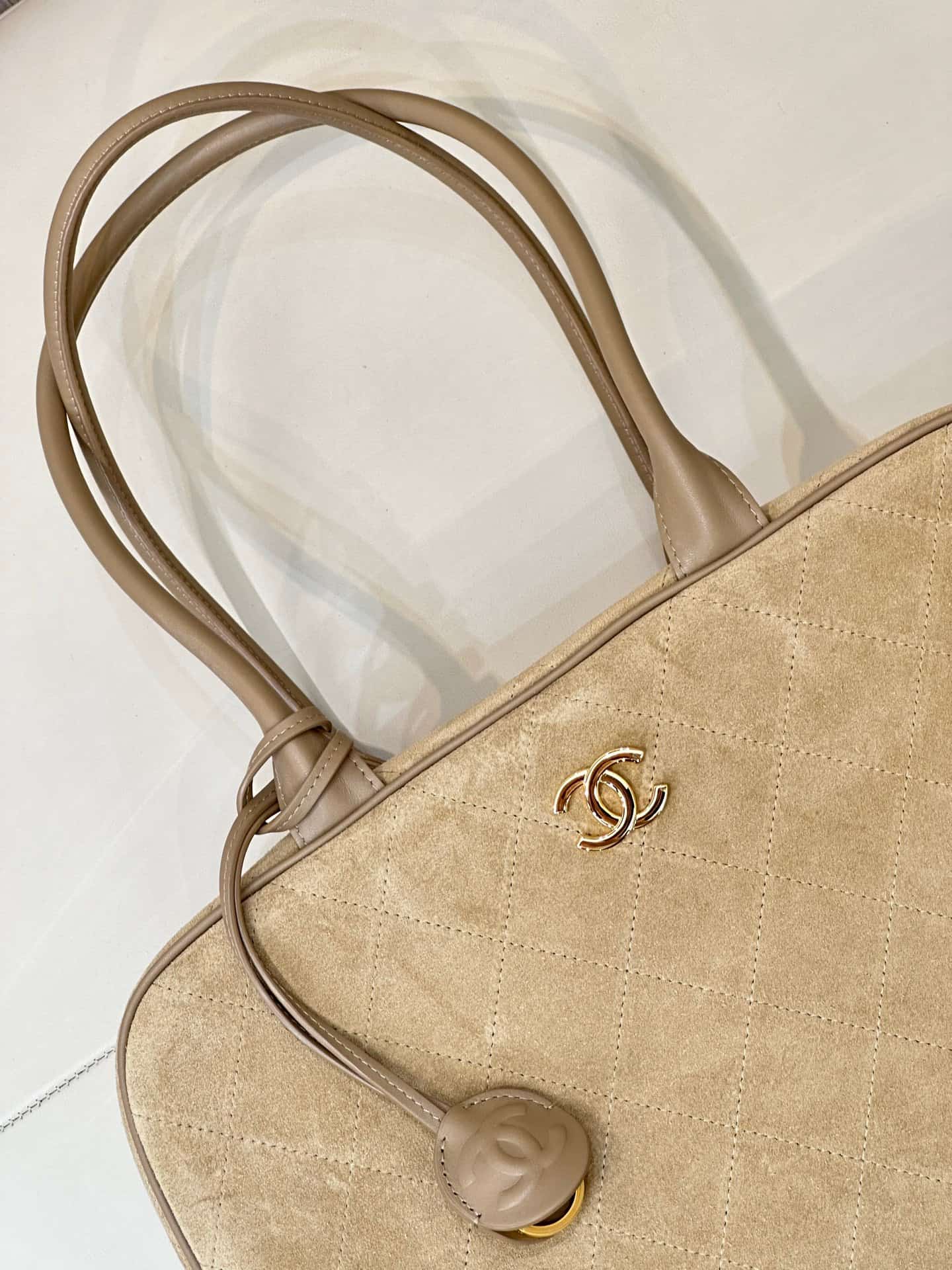 Chanel Maxi bowling bag Suede calfskin & Gold-Tone Metal Beige AS6211 TOP