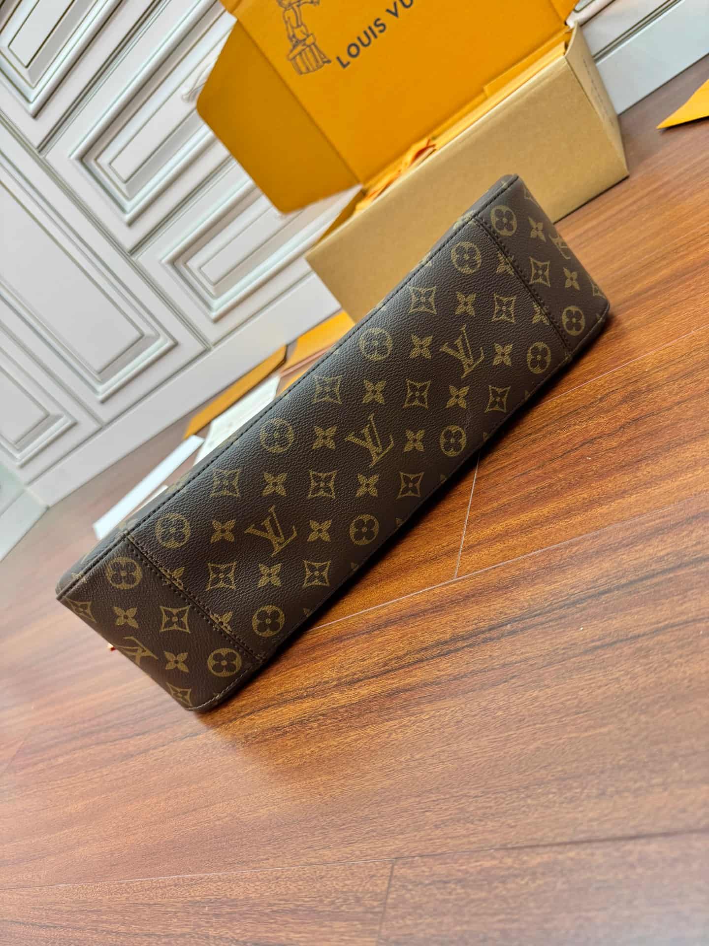 Louis Vuitton Slouchy MM Monogram Coated canvas M12098 TOP