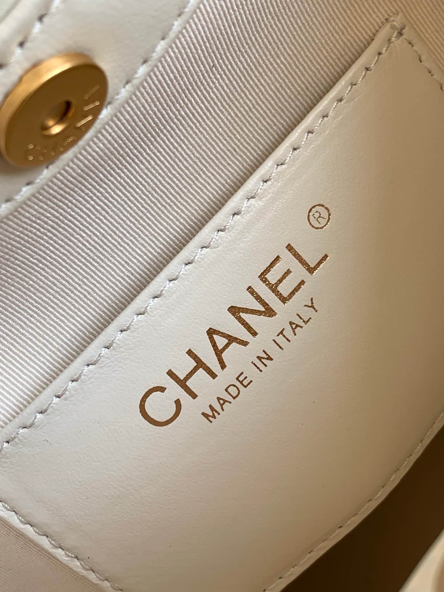 Chanel Medium Hobo Bag Lambskin-Shell Effect Plexi & Gold-Tone Metal White AS6010 High