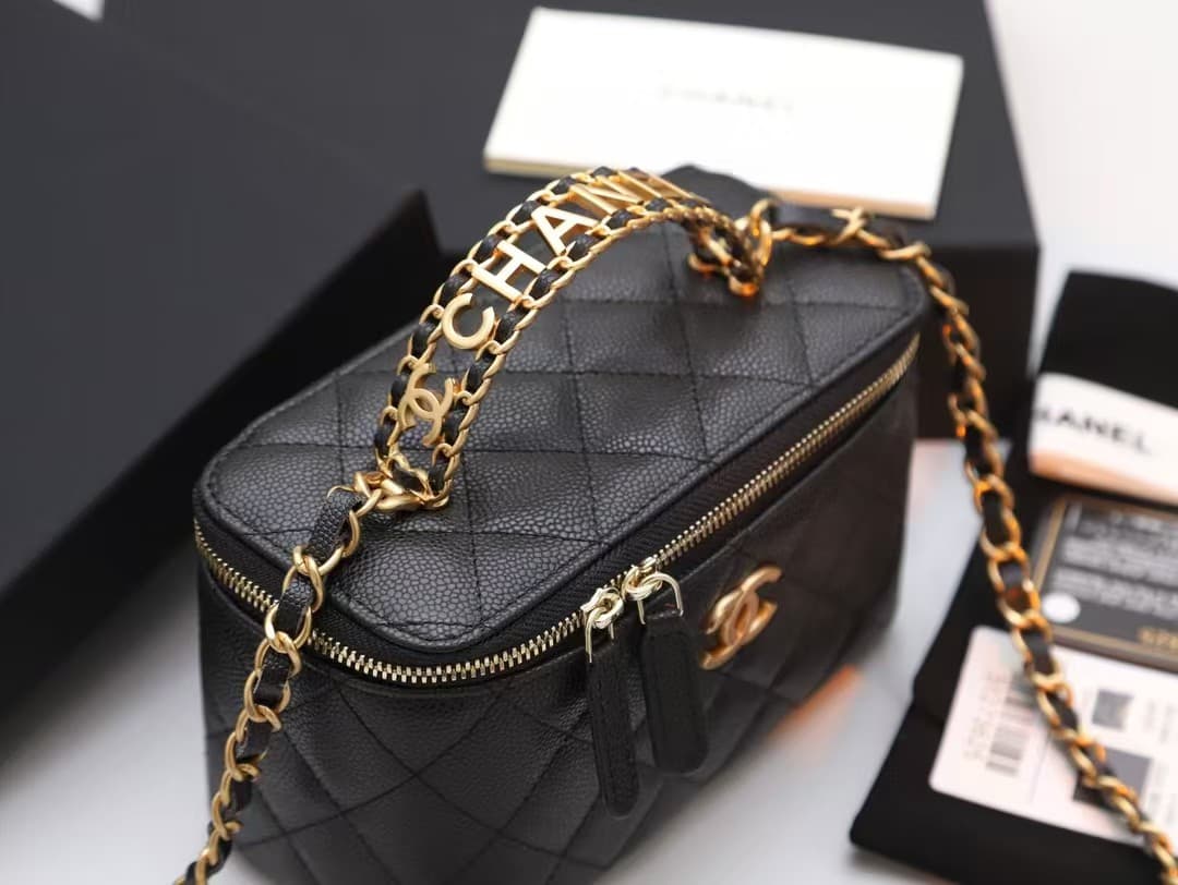 Chanel VANITY WITH CHAIN AP2805 Grained Calfskin & Gold-Tone Metal Black A
