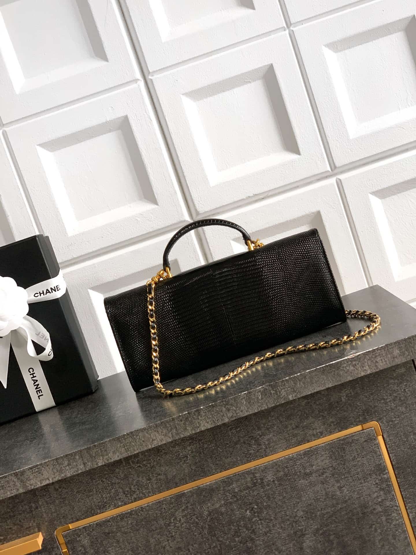 Chanel Clutch with chain Lizard Embossed Calfskin & Gold-Tone Metal Black AP5280 A