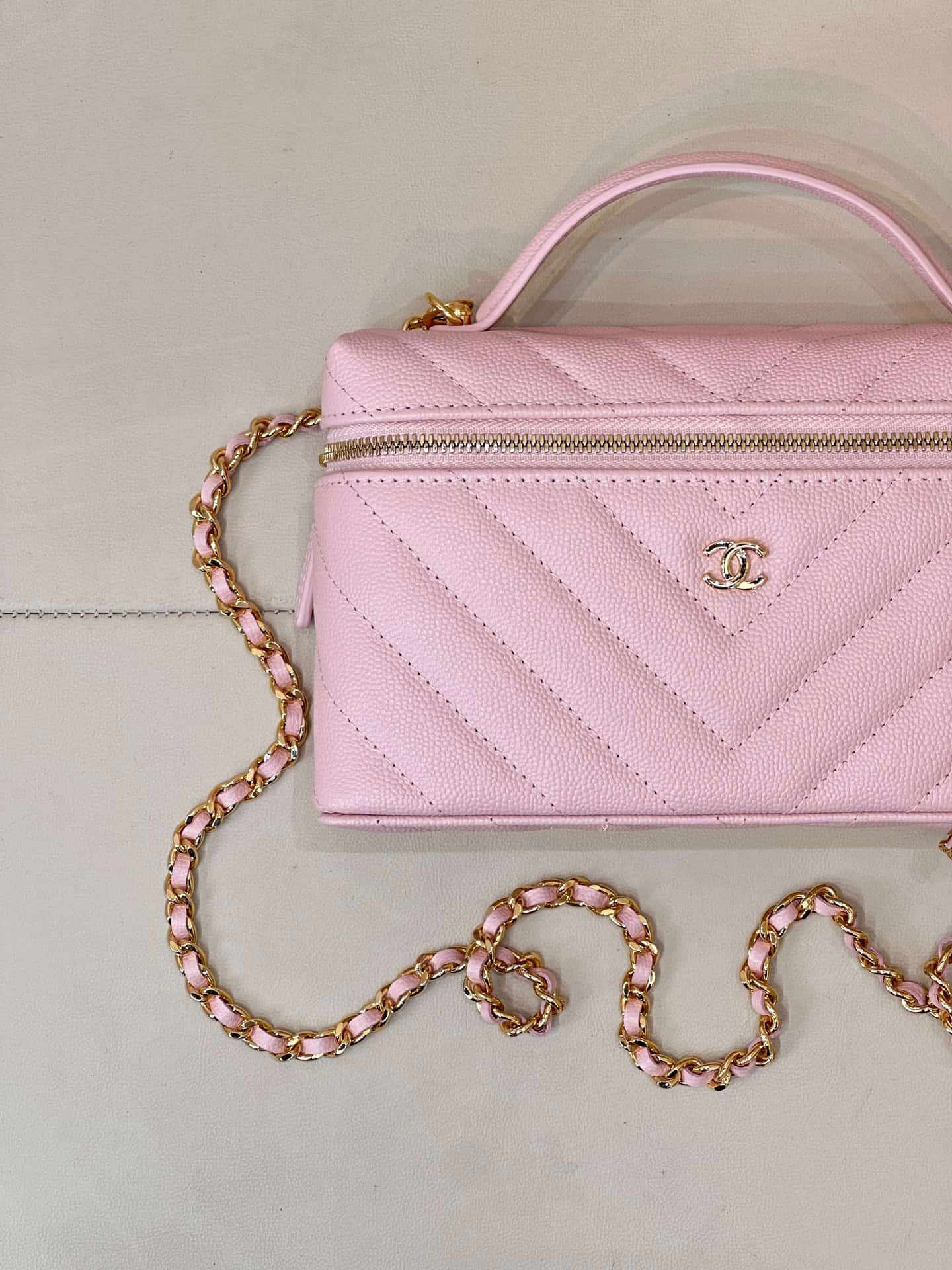 Chanel Vanity with Chain Grained Shiny Calfskin & Gold-Tone Metal Pink AP5212 TOP
