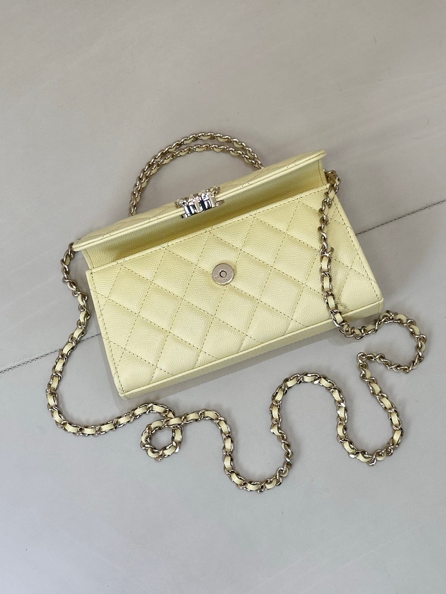 Chanel Clutch with chain Grained Calfskin&Gold-Tone Metal Yellow AP3238 TOP