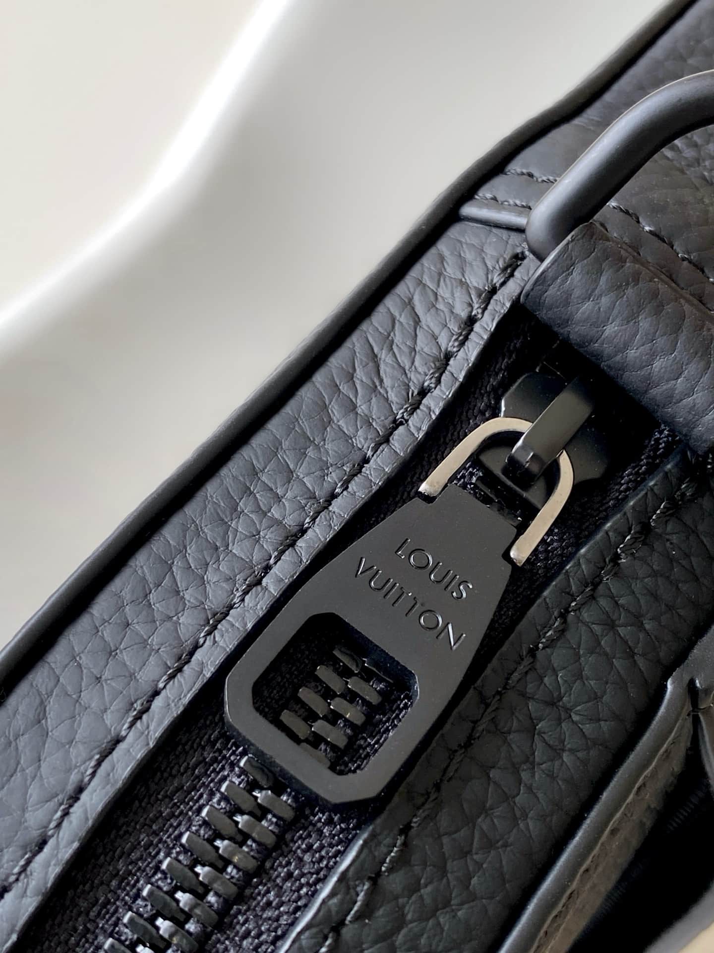 Louis Vuitton Gate Briefcase Black Waxy calfskin M15258 High