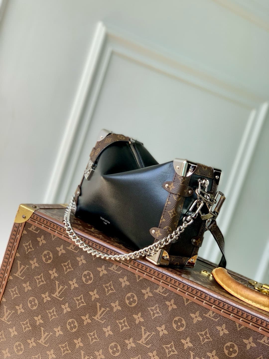 Louis Vuitton Side Trunk Vibe MM Black Calf leather M15195 High