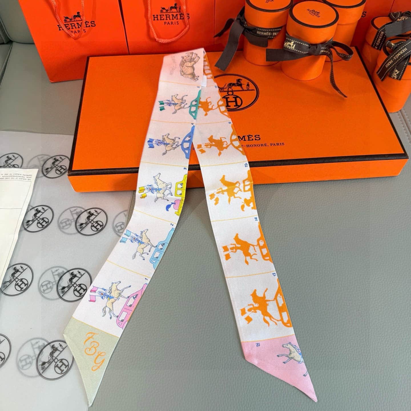 Hermes  Parade Twilly scarf
