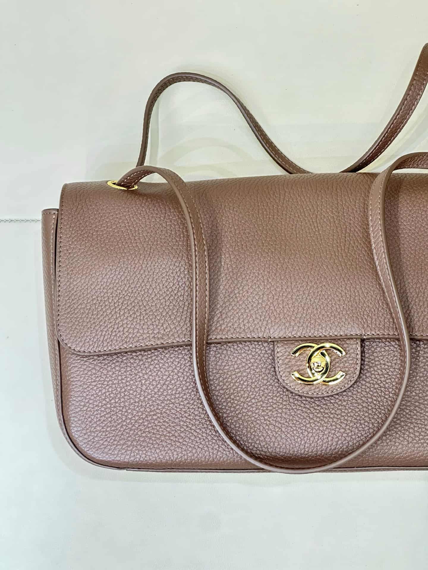 Chanel Maxi Flapbag Grained Calfskin & Gold Metal Light Brown AS6231 TOP