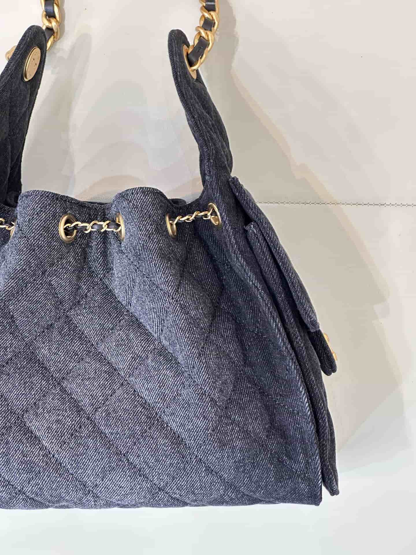 Chanel 25 Small Hobo handbag AS5293 Denim &Gold-tone Metal Dark Blue TOP