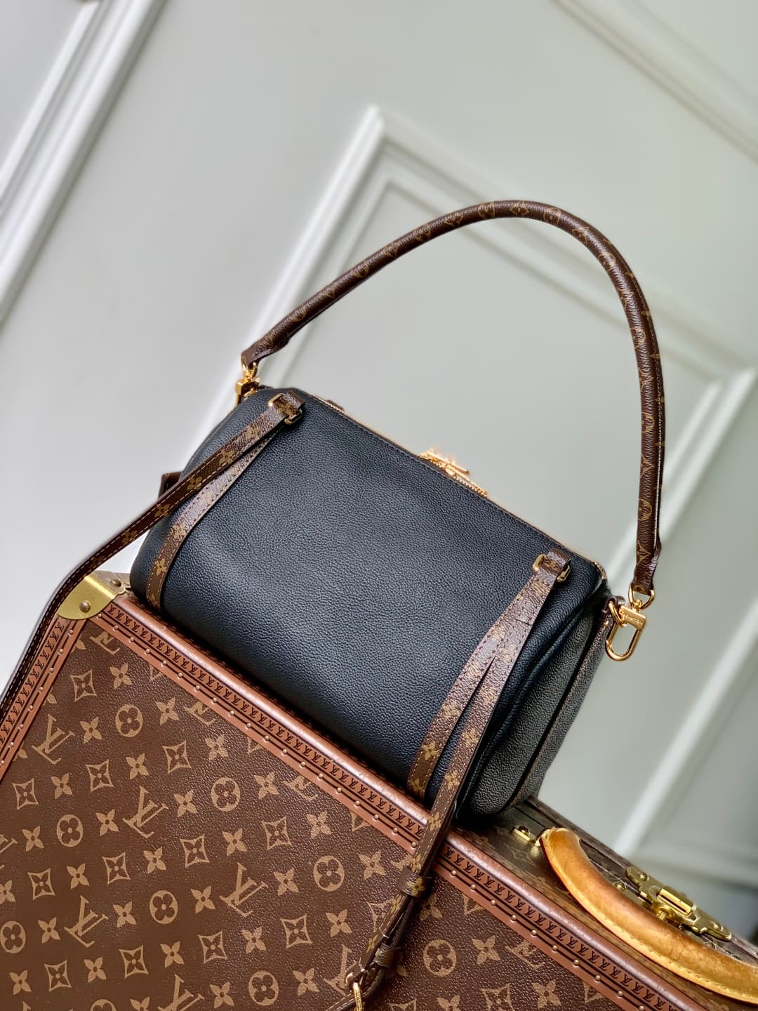 Louis Vuitton Express PM Calfskin leather M26039 High